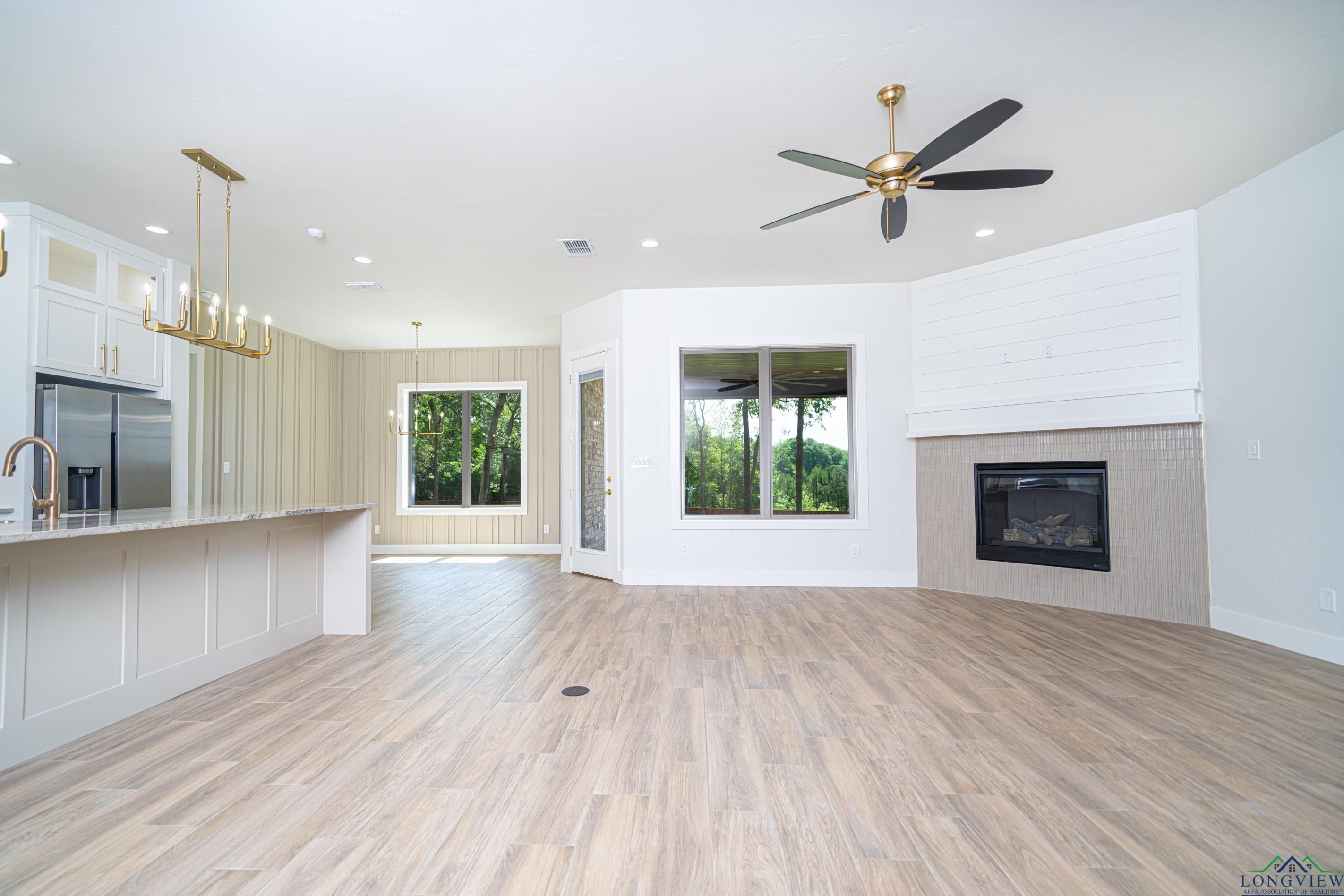 204 Thorn Briar