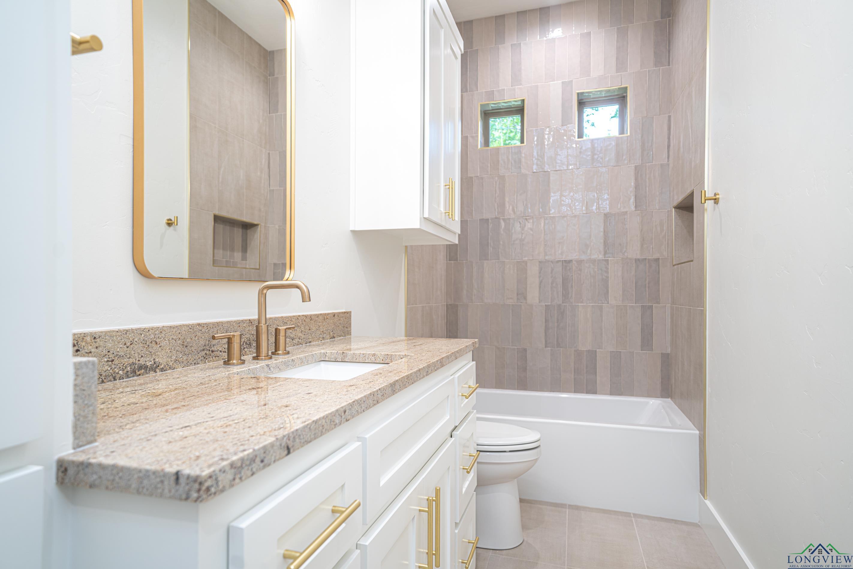 204 Thorn Briar