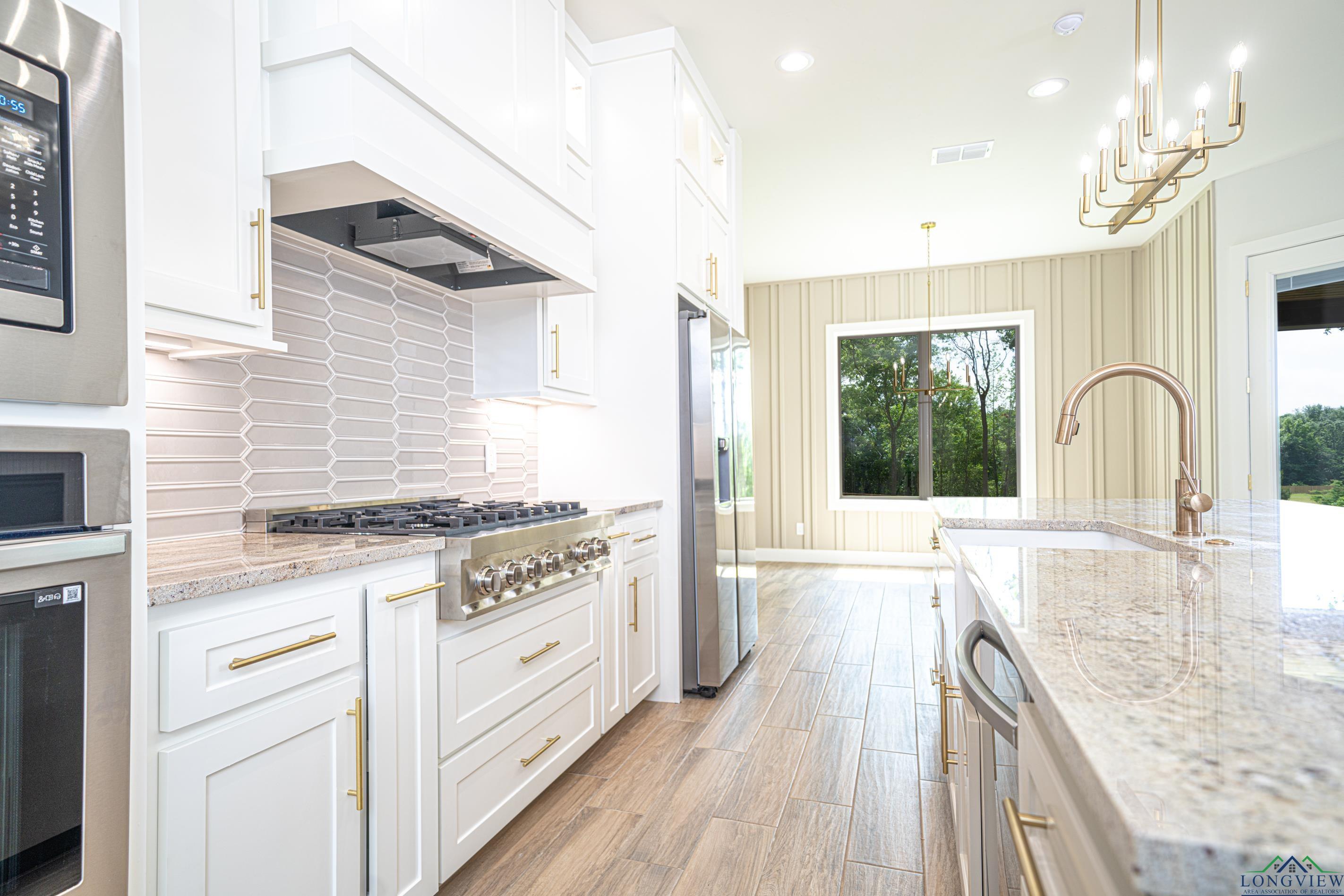 204 Thorn Briar