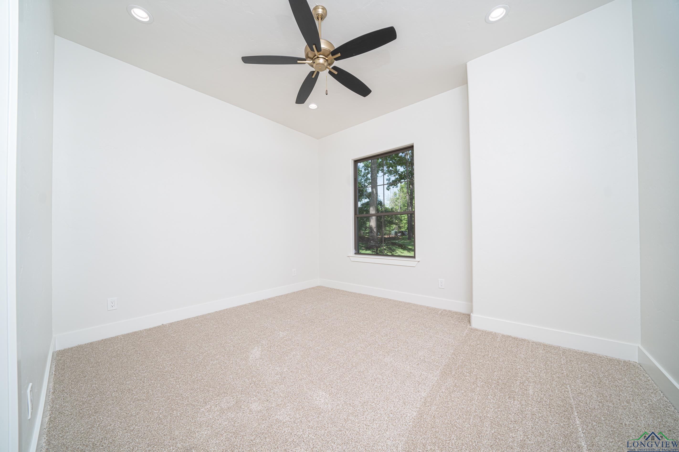 204 Thorn Briar