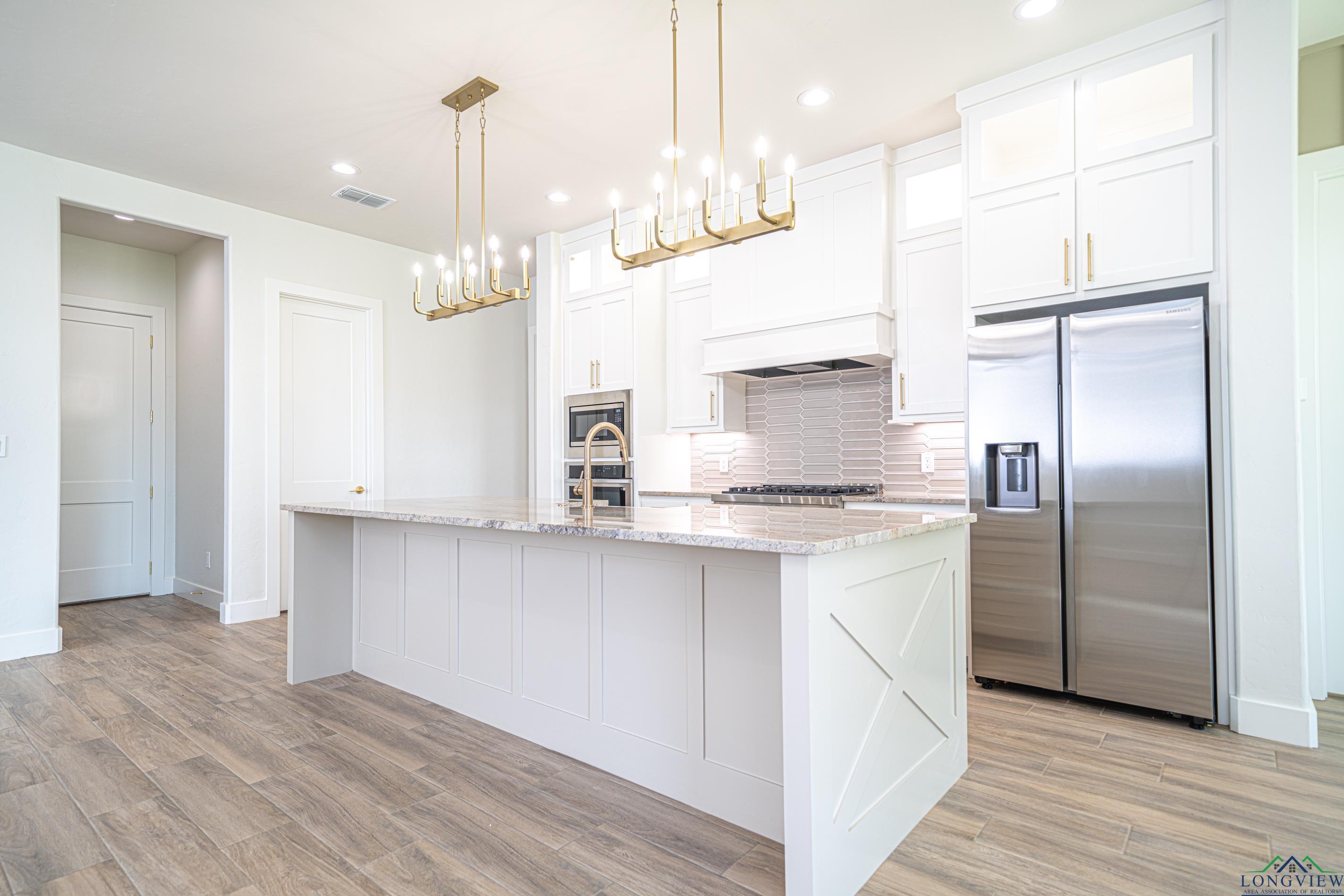 204 Thorn Briar