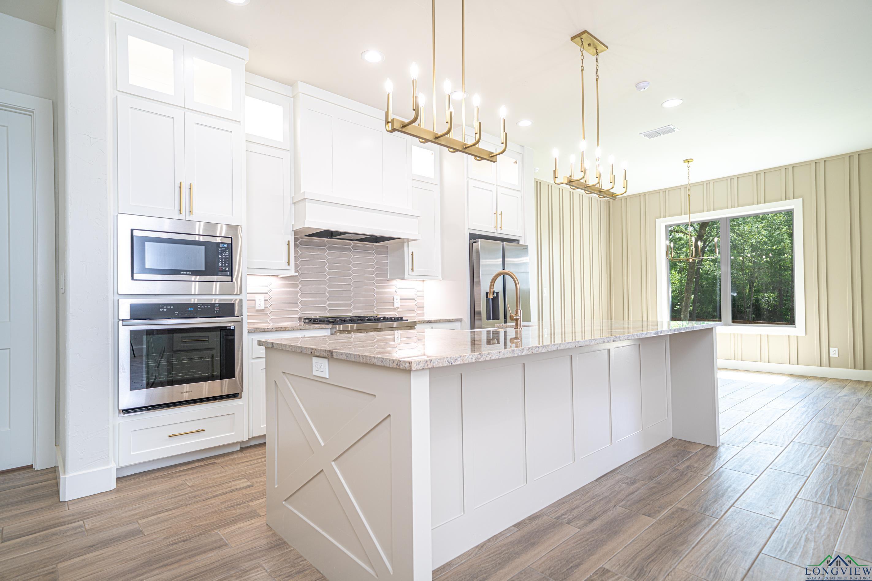 204 Thorn Briar
