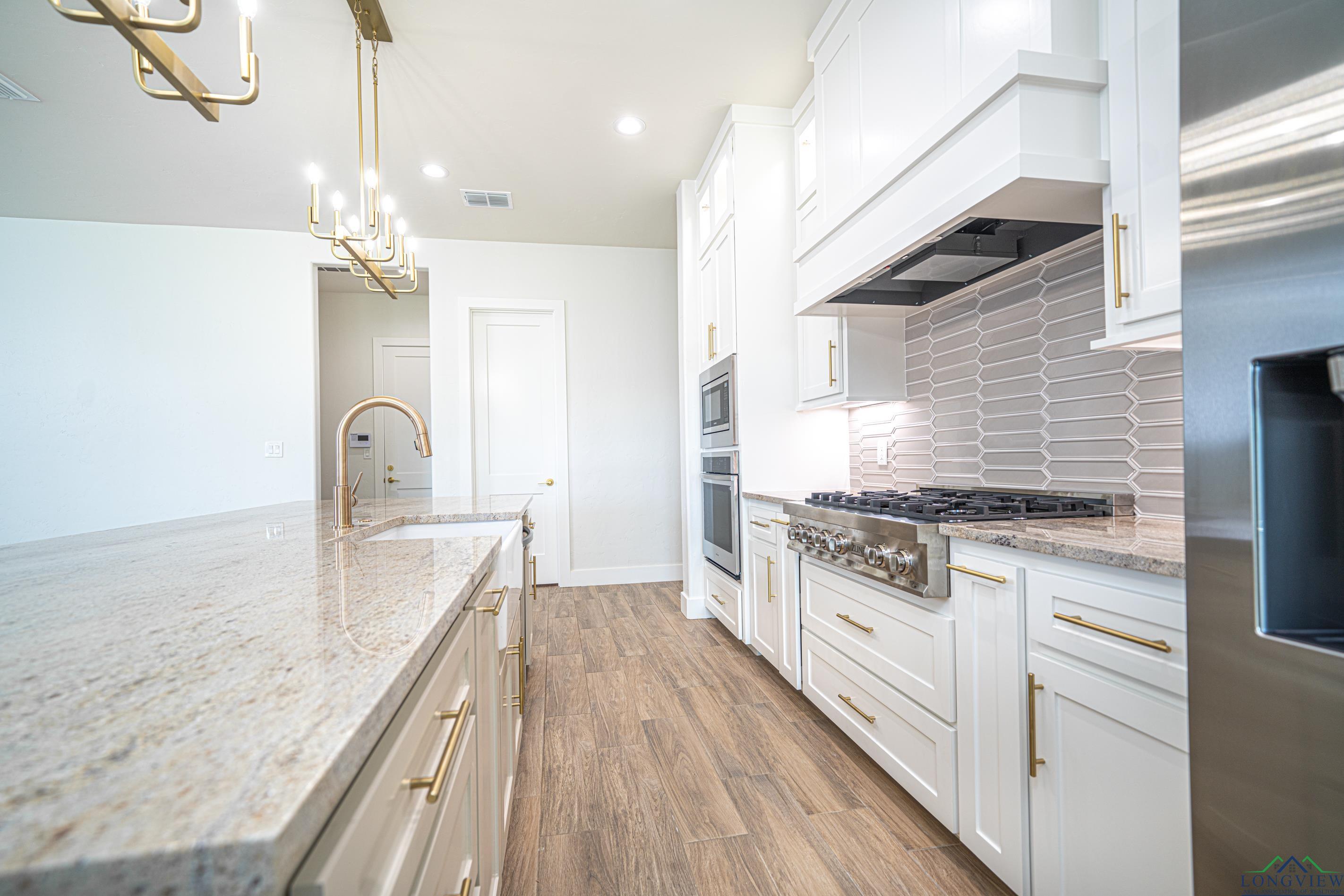 204 Thorn Briar