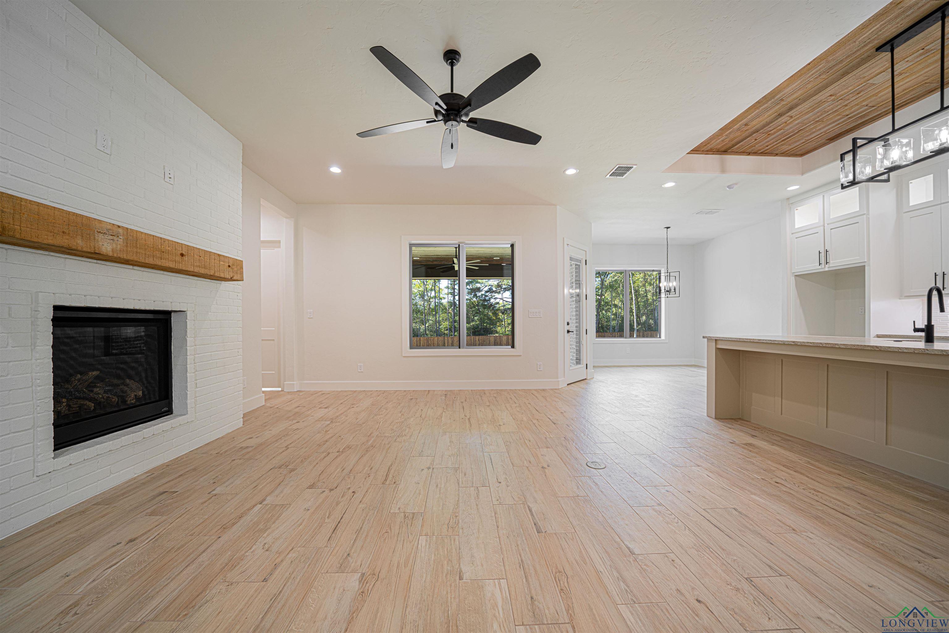 125 Thorn Briar