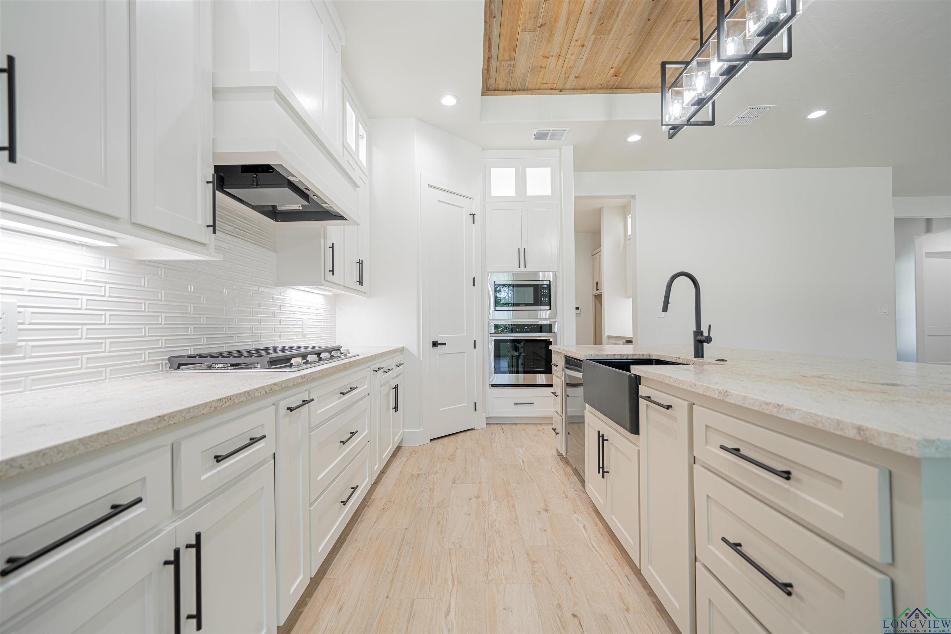 125 Thorn Briar