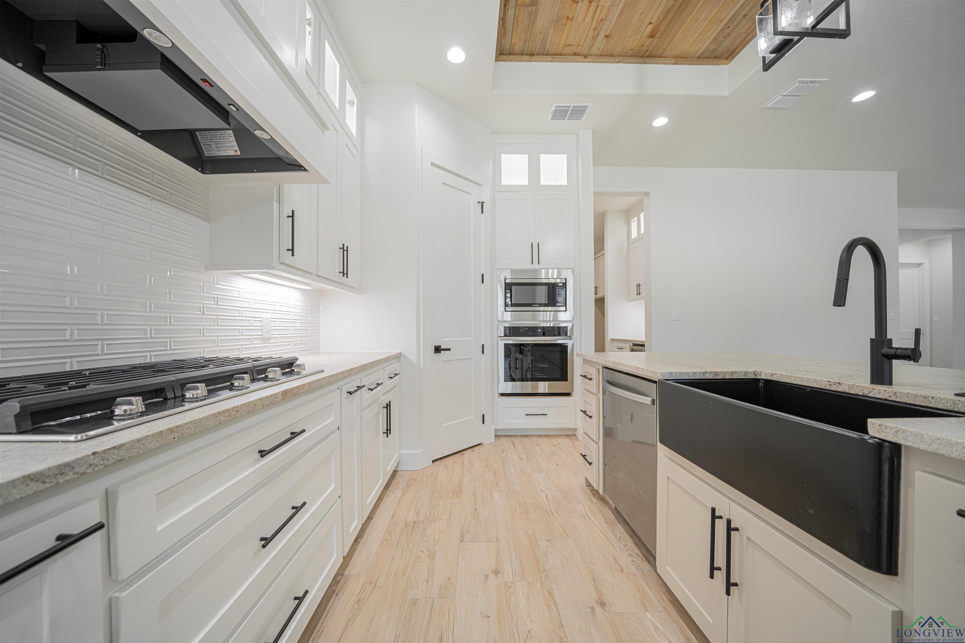 125 Thorn Briar