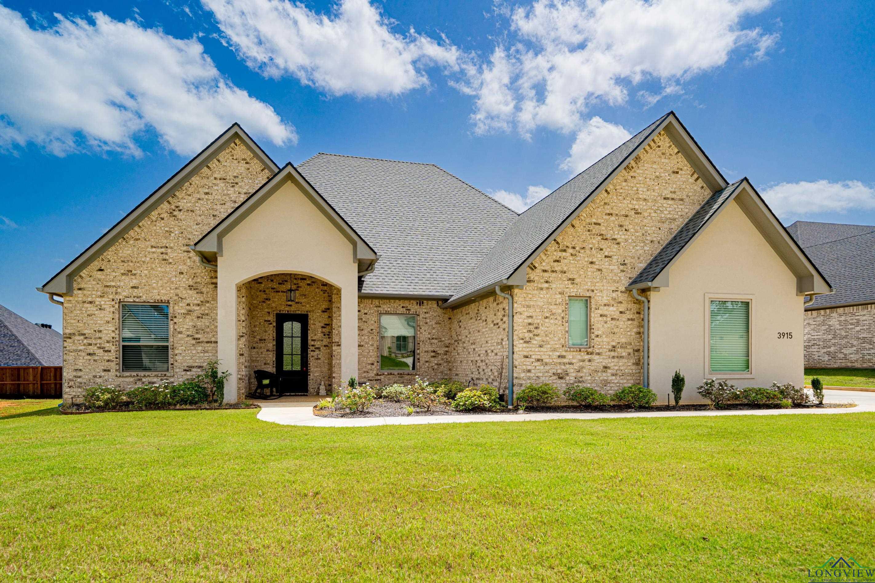 3915 Hidden Hills Cr