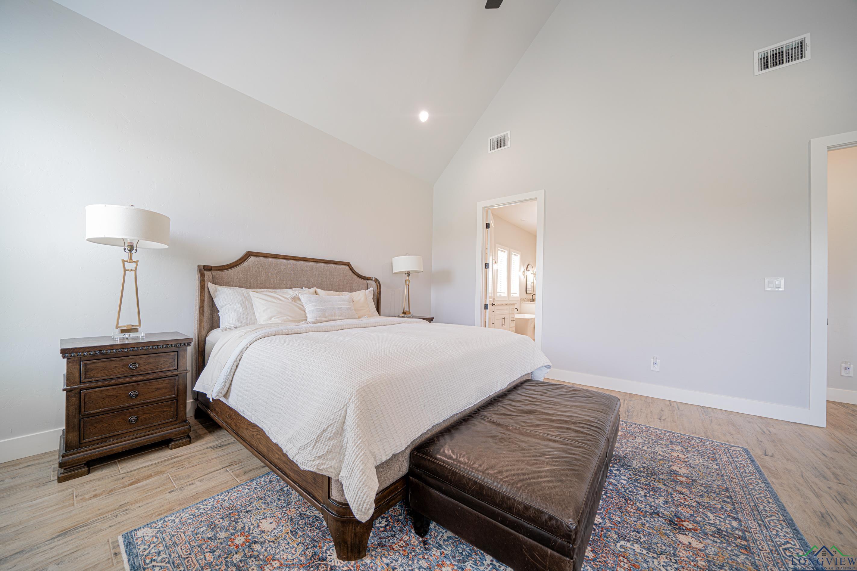3915 Hidden Hills Cr