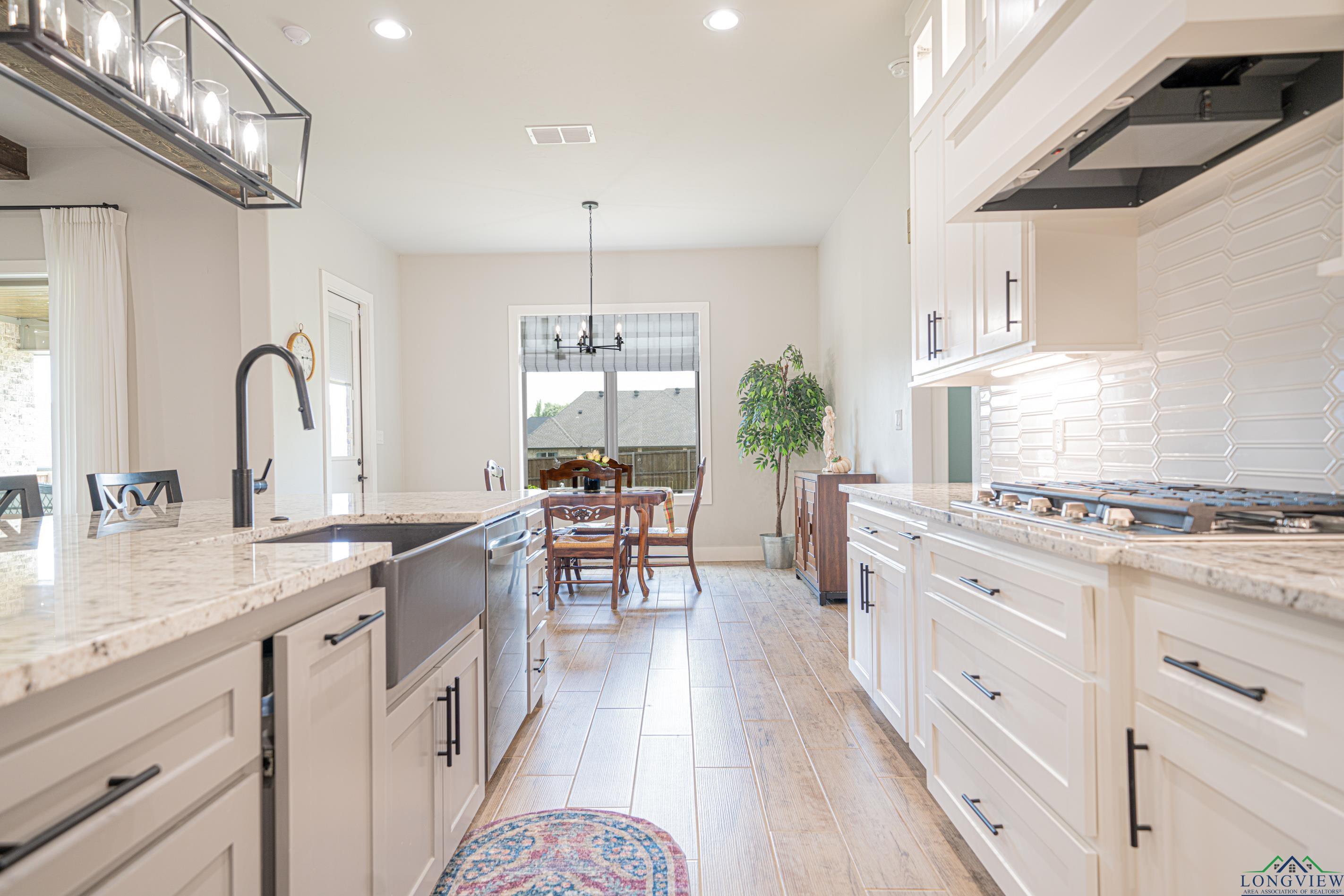 3915 Hidden Hills Cr