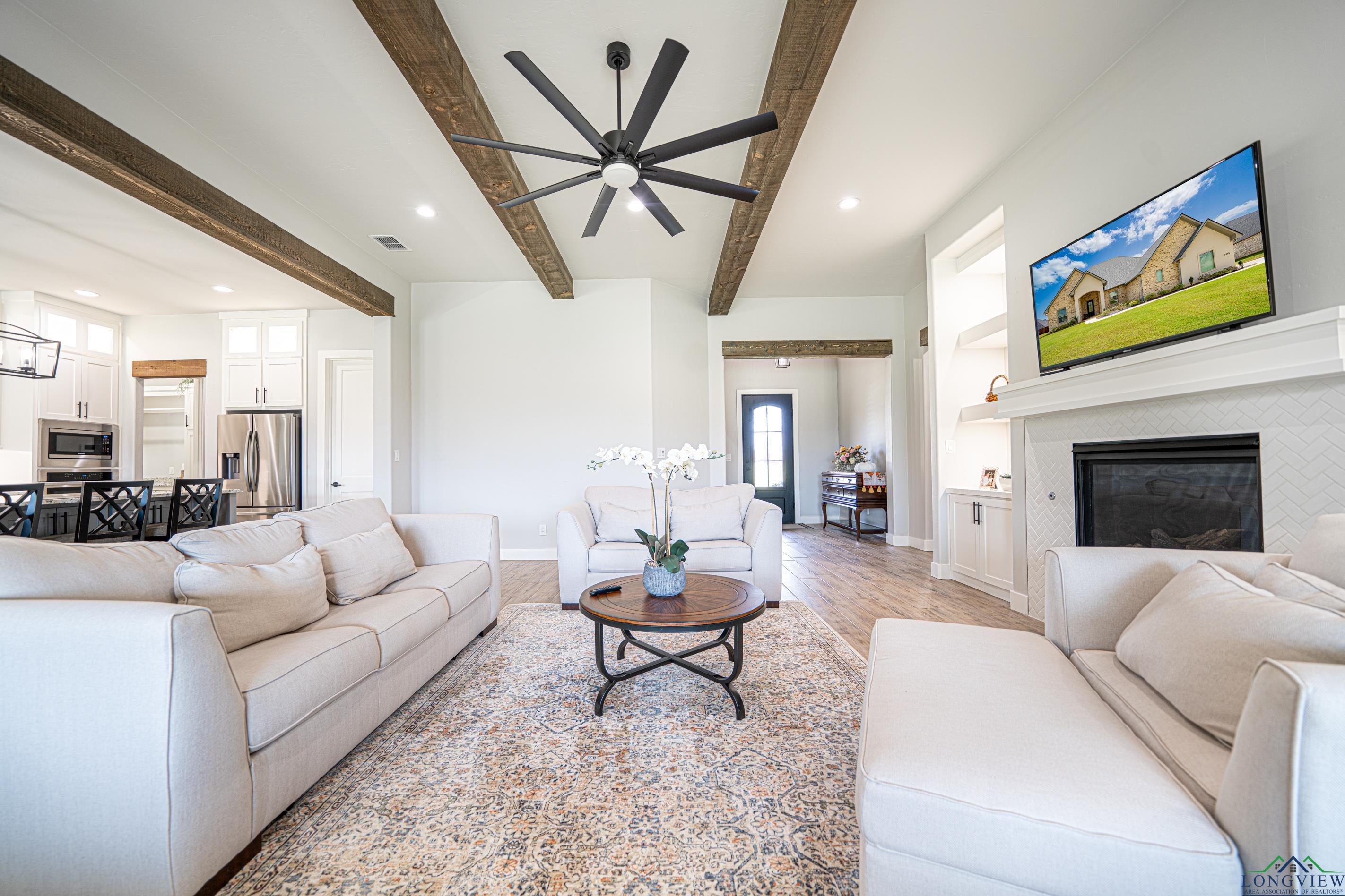 3915 Hidden Hills Cr