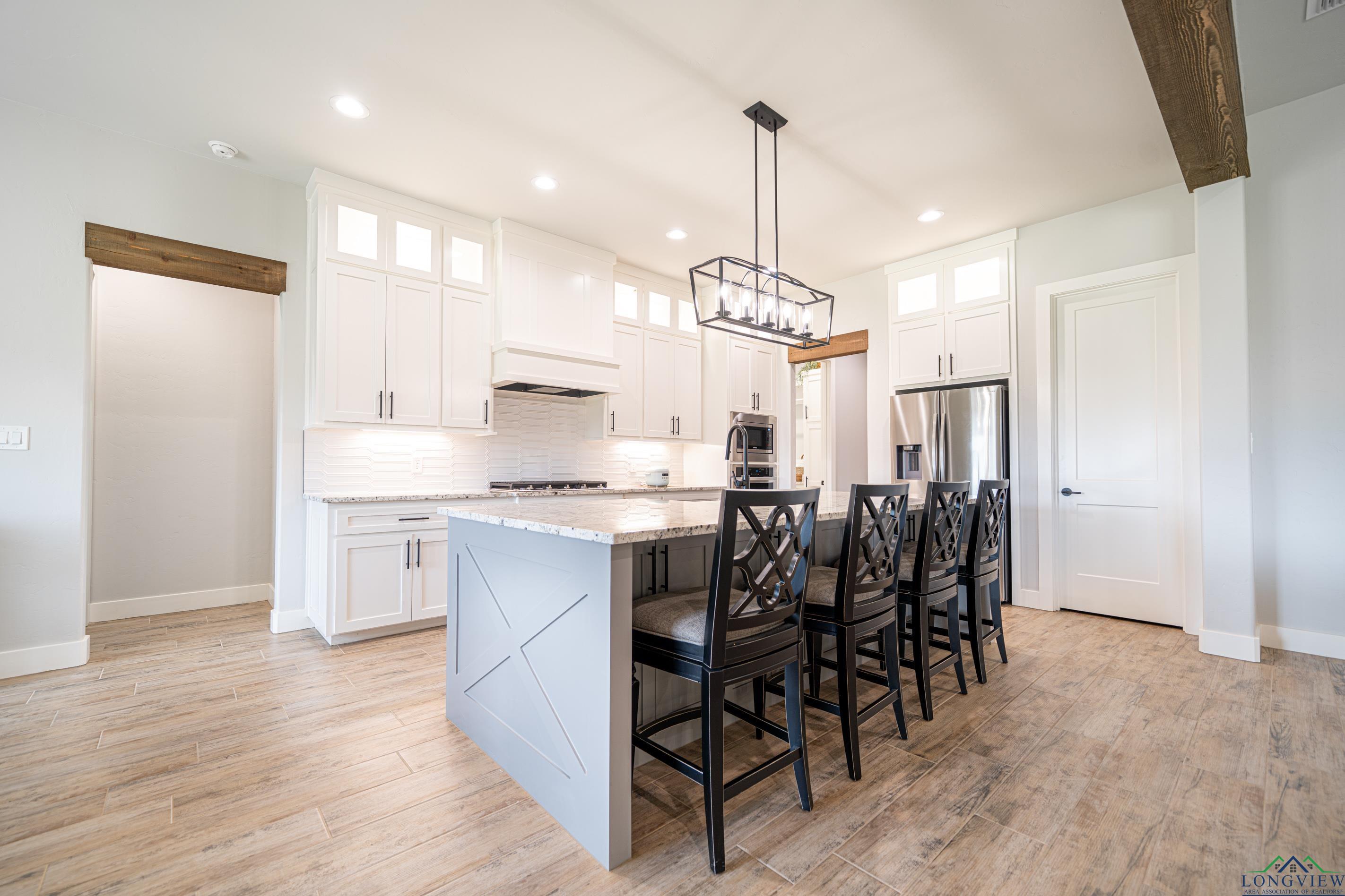 3915 Hidden Hills Cr