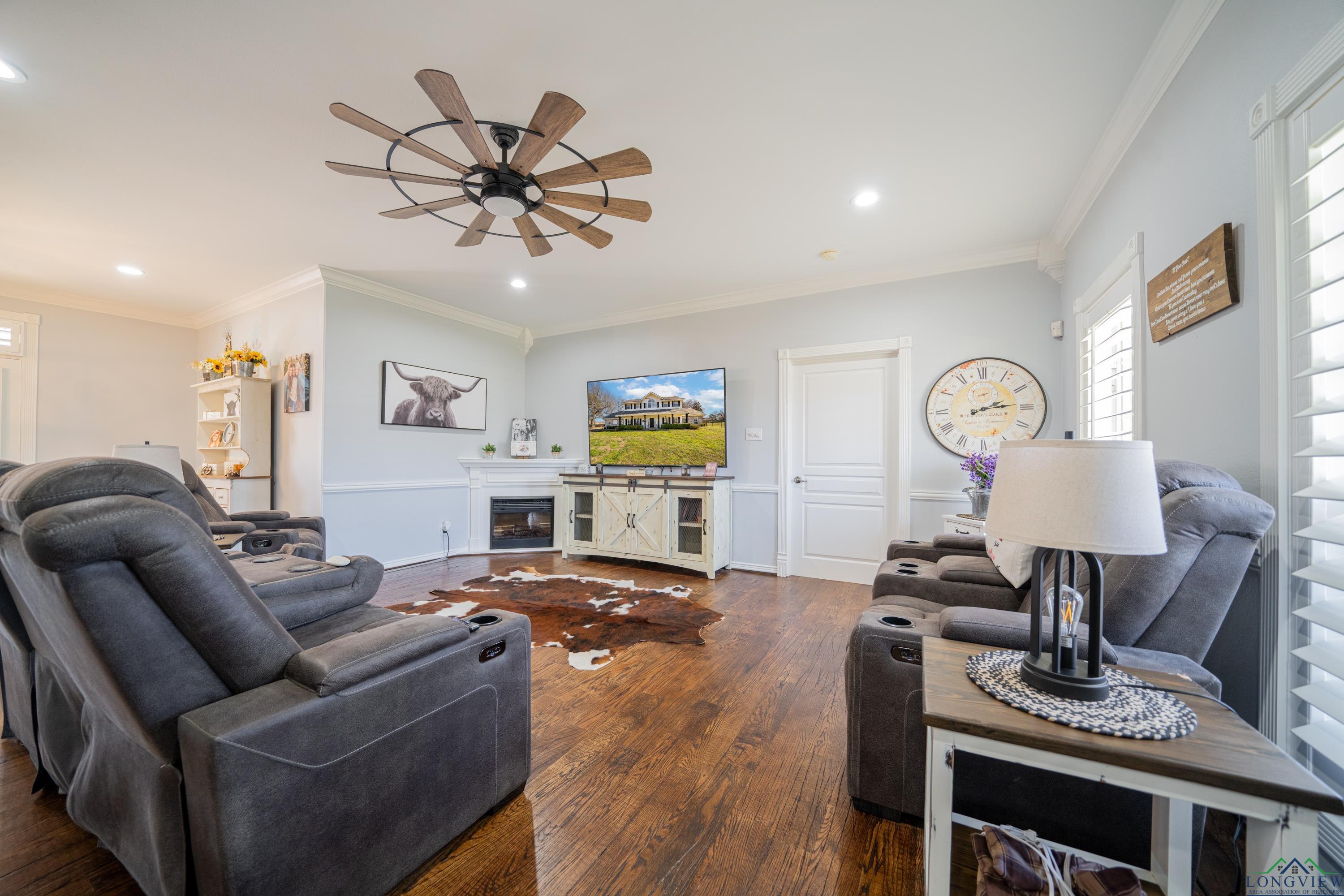 2106 E George Richey