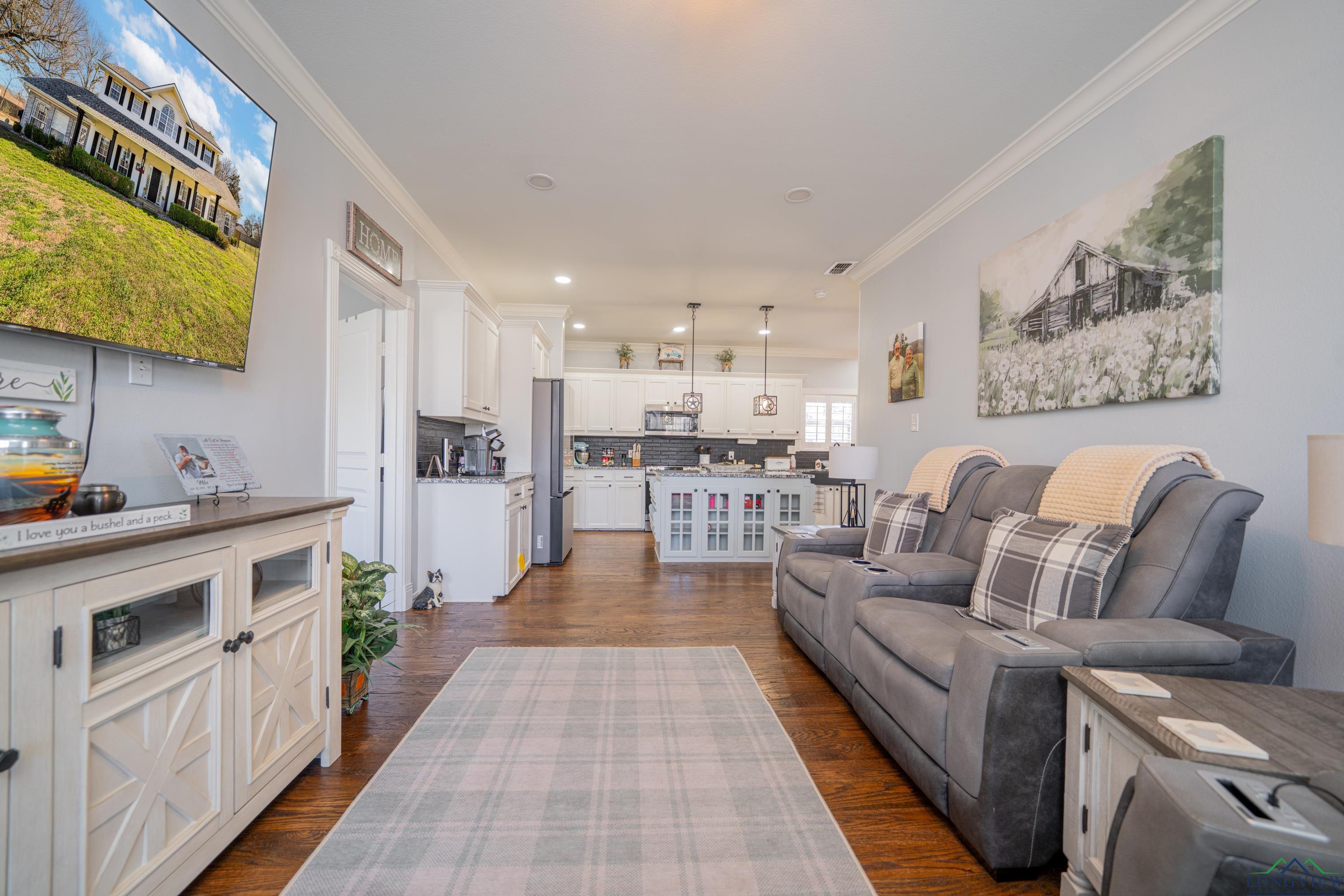 2106 E George Richey