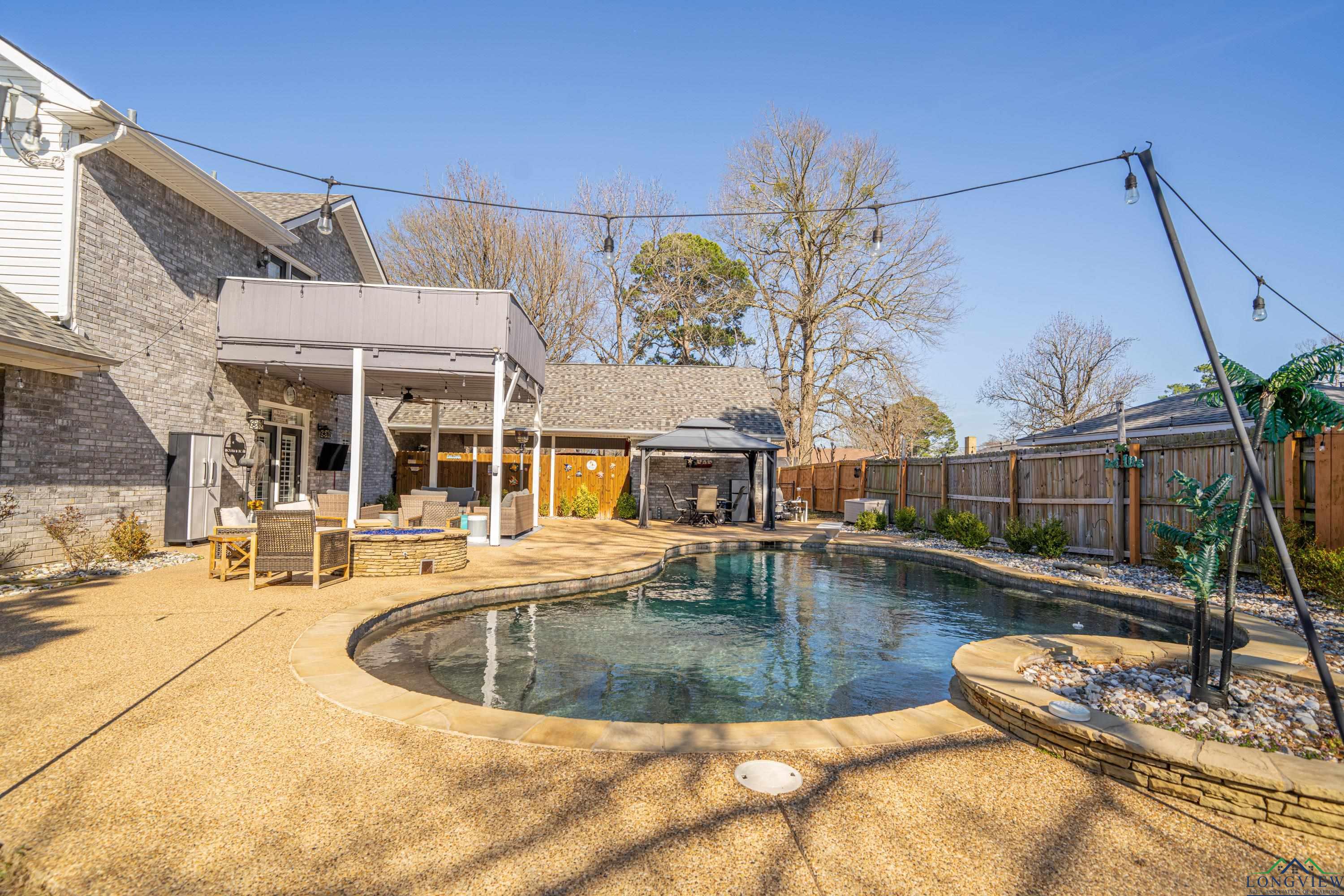 2106 E George Richey