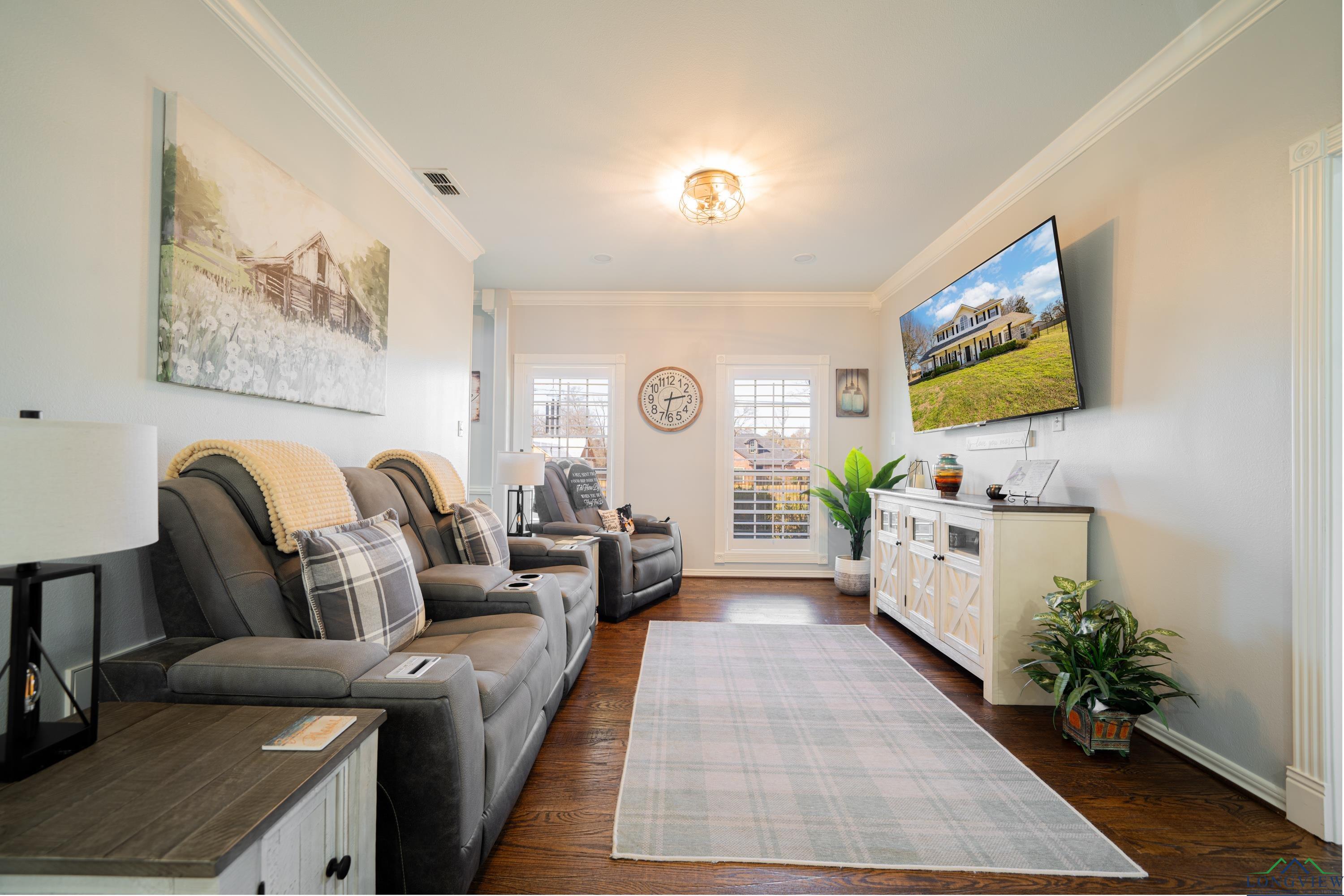 2106 E George Richey