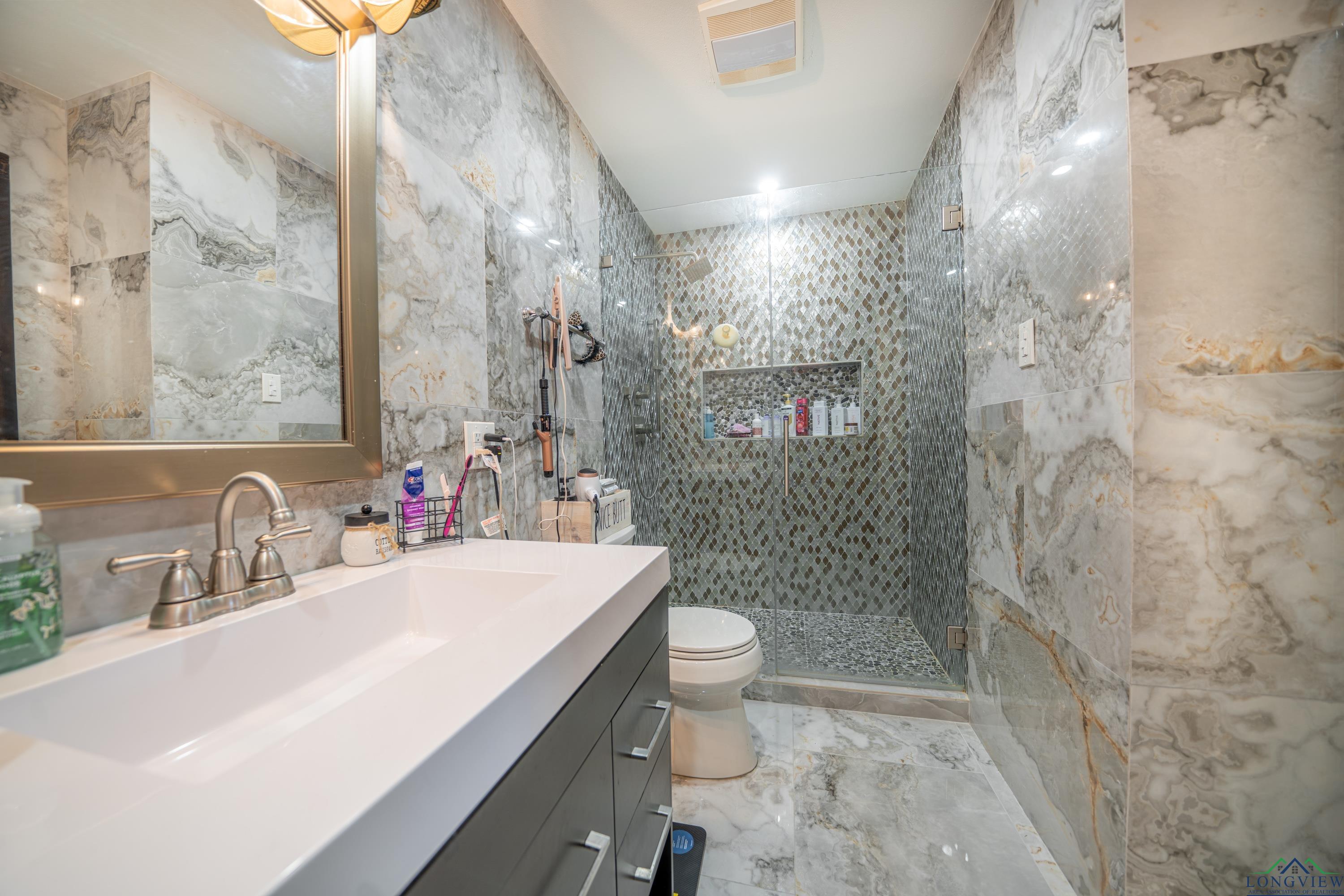 2106 E George Richey