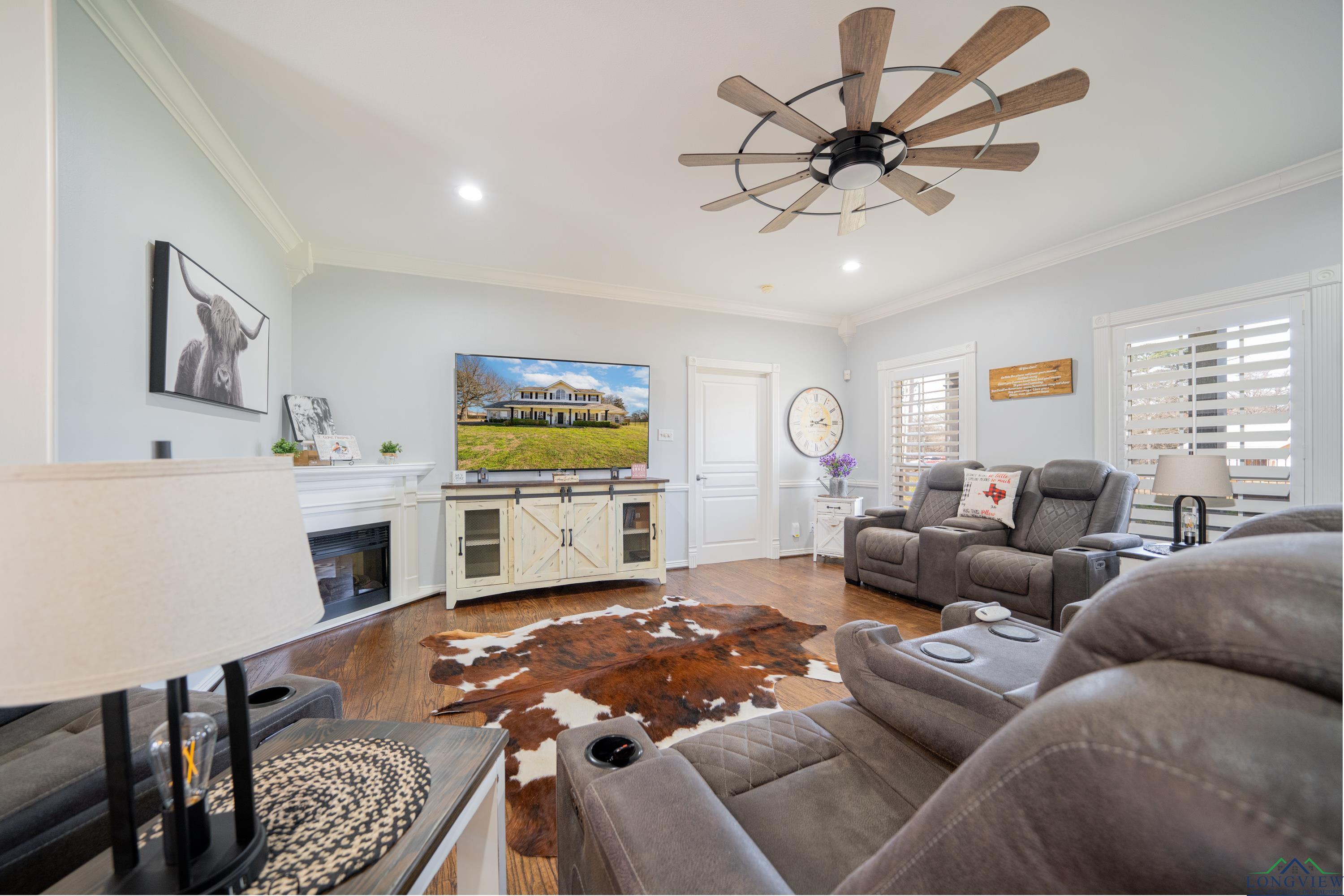 2106 E George Richey