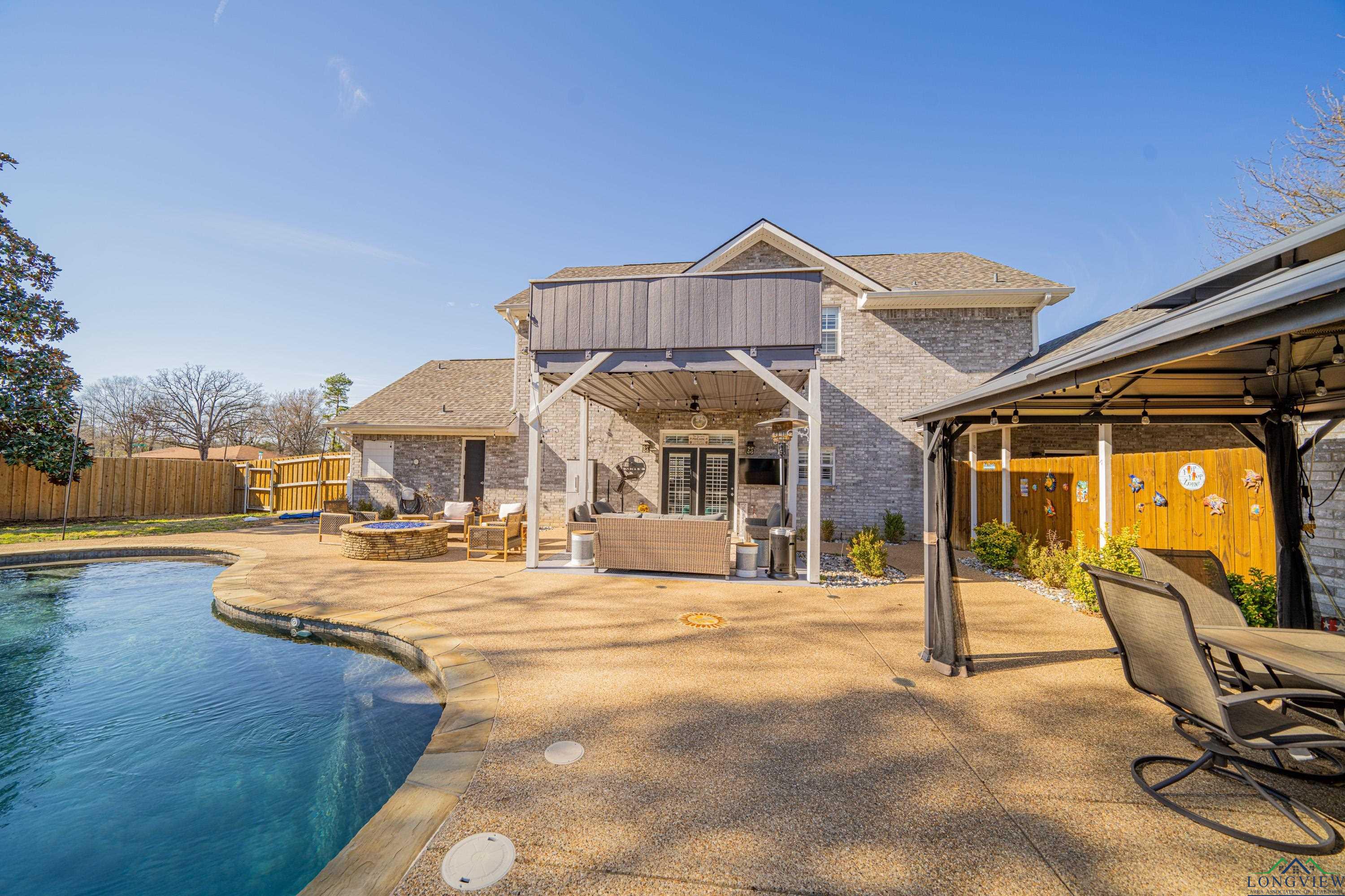2106 E George Richey