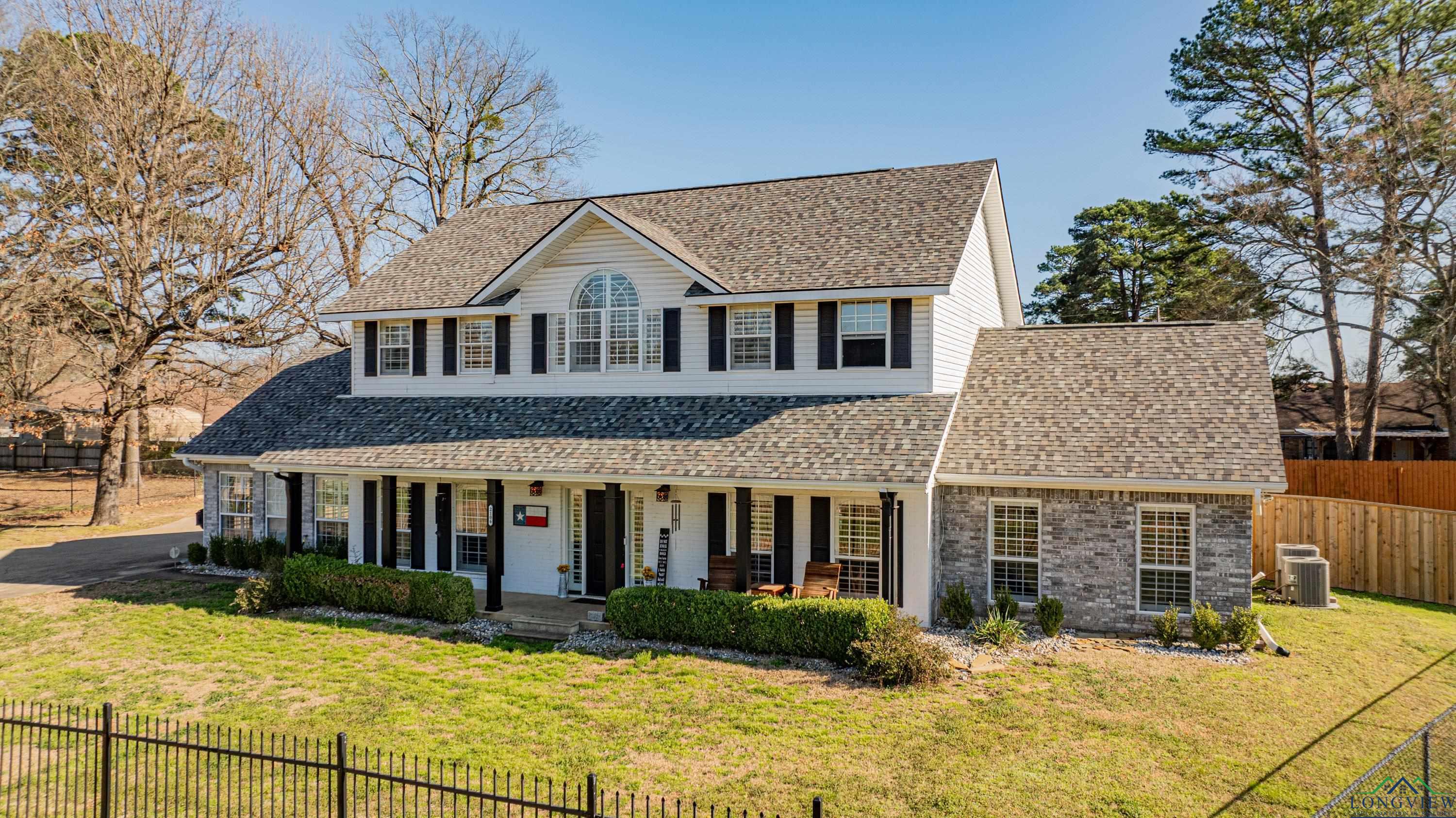 2106 E George Richey