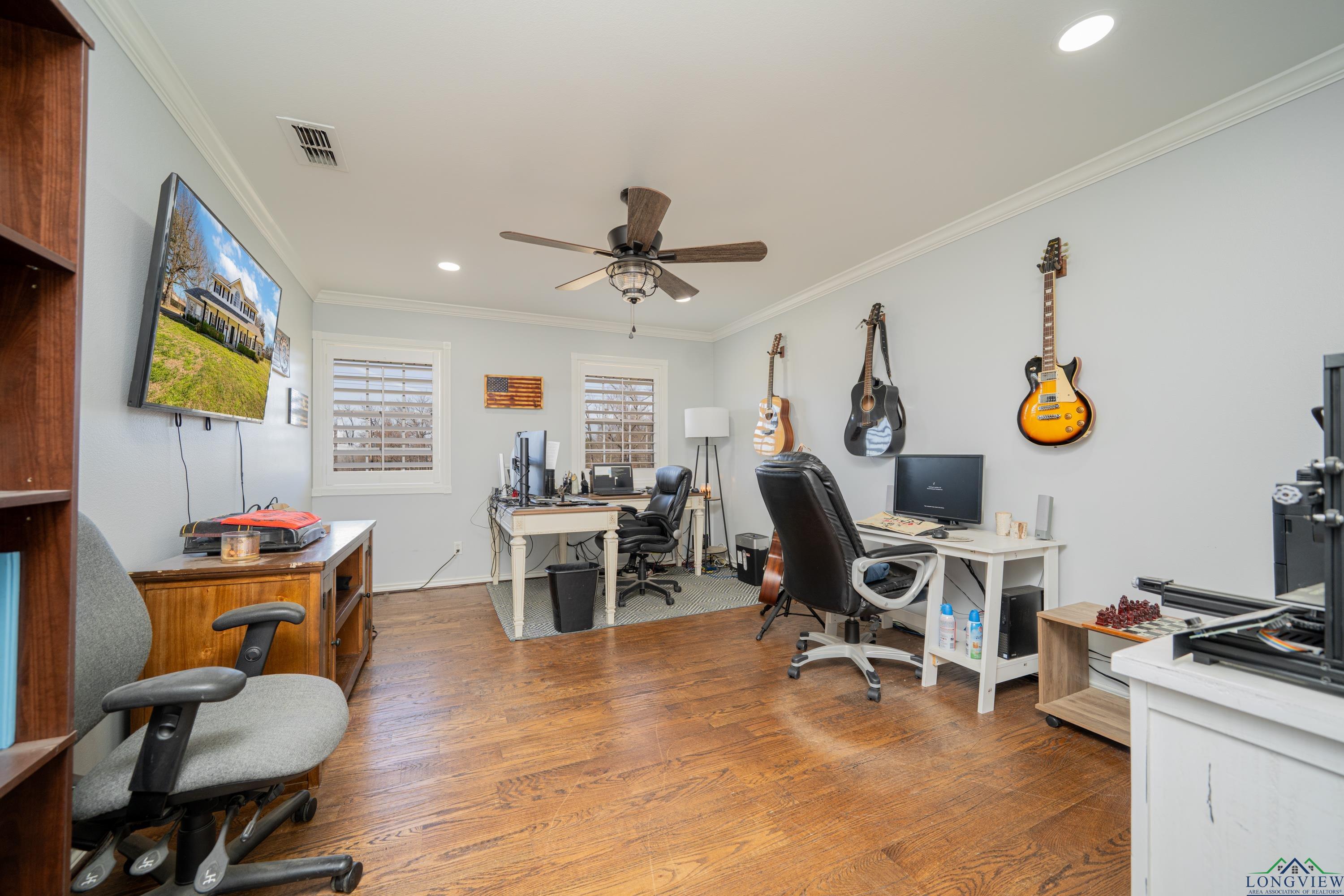 2106 E George Richey