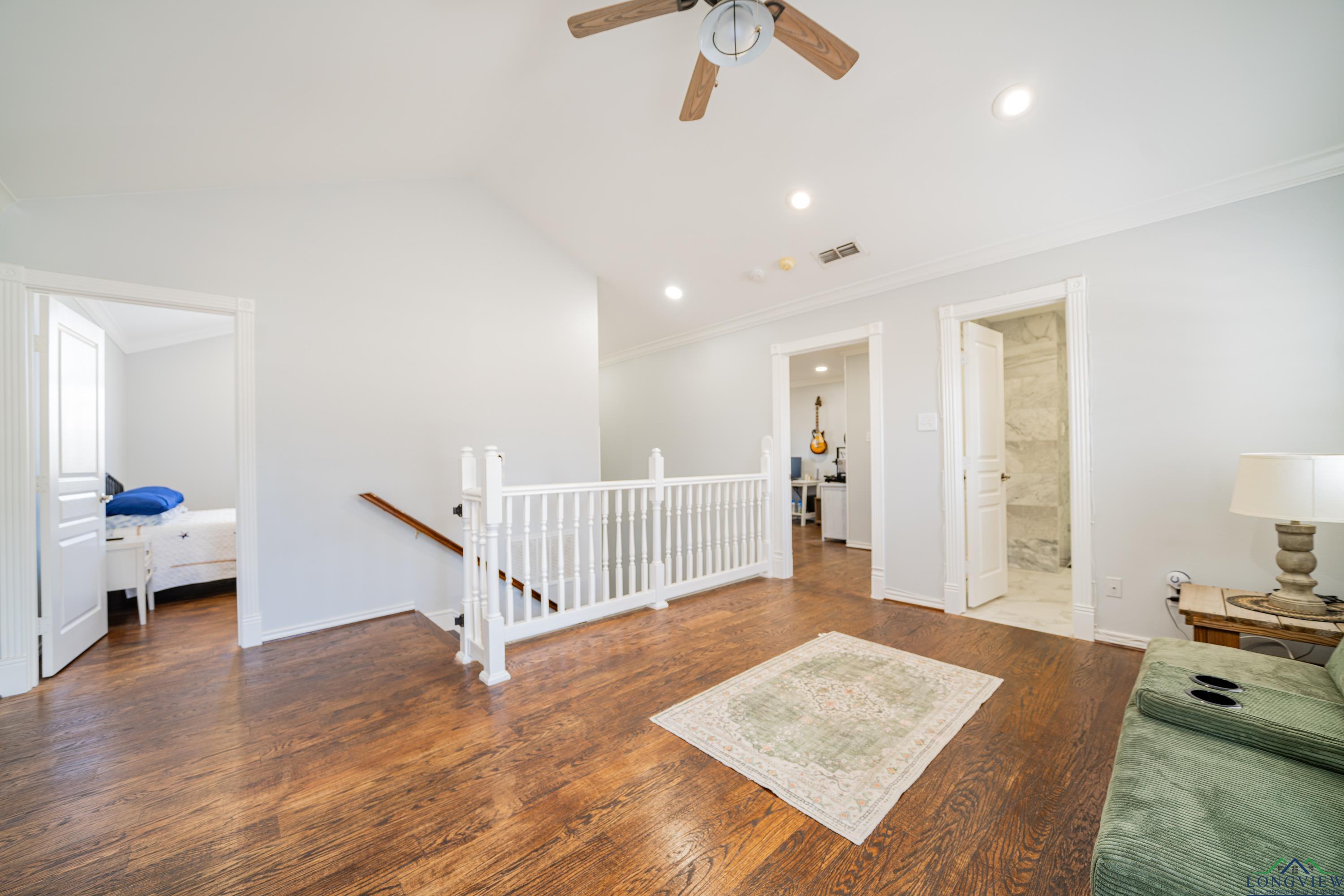 2106 E George Richey
