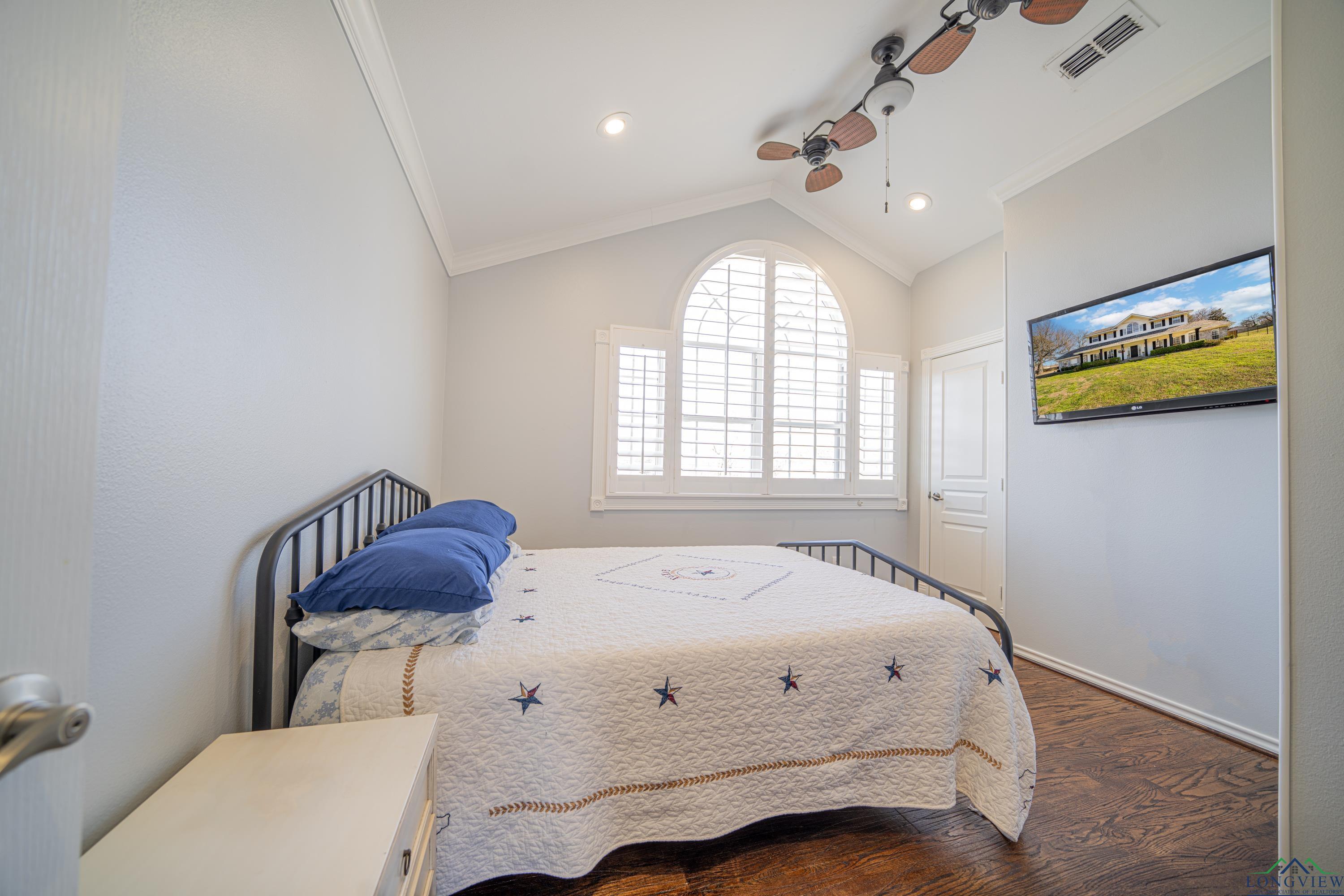 2106 E George Richey