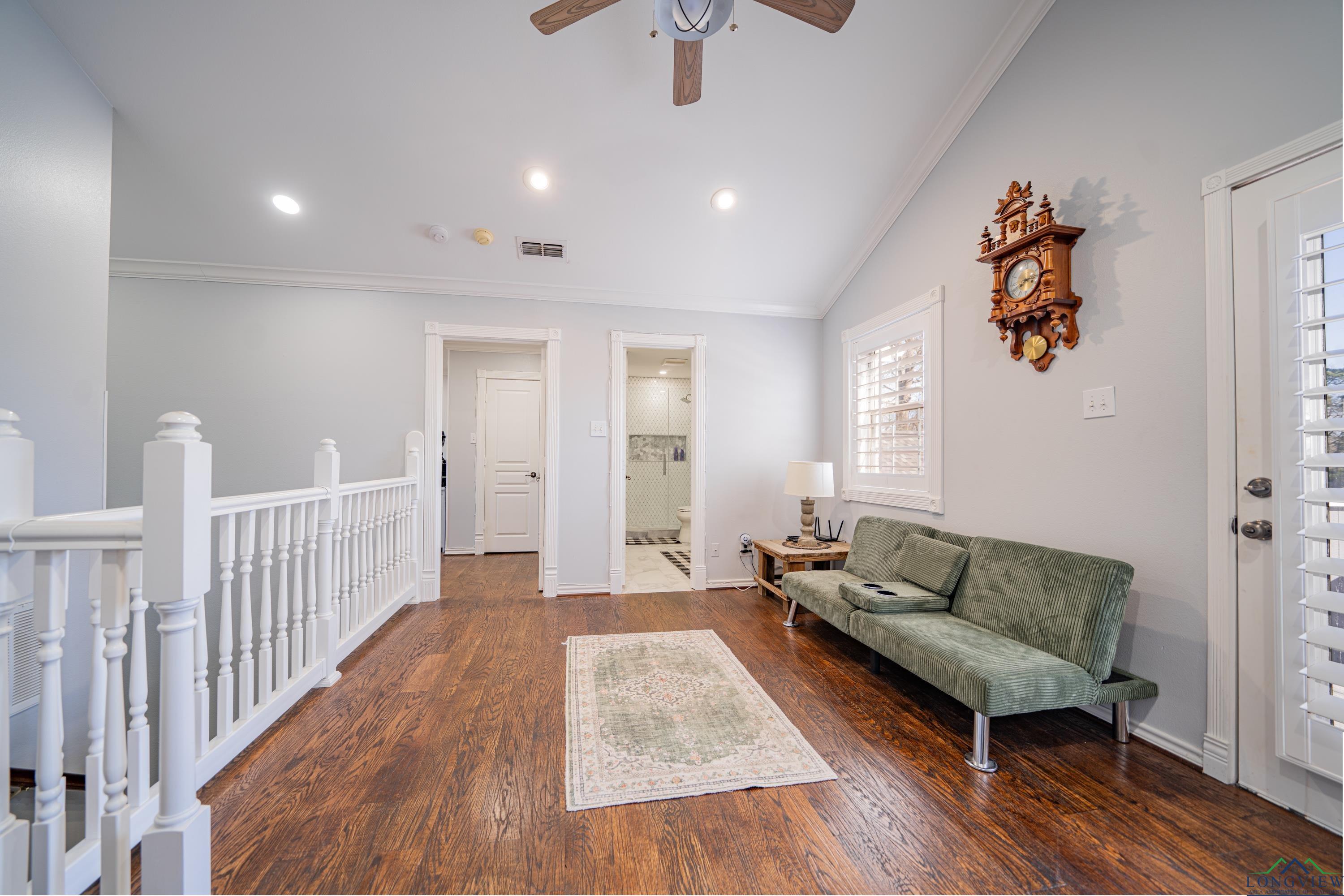 2106 E George Richey