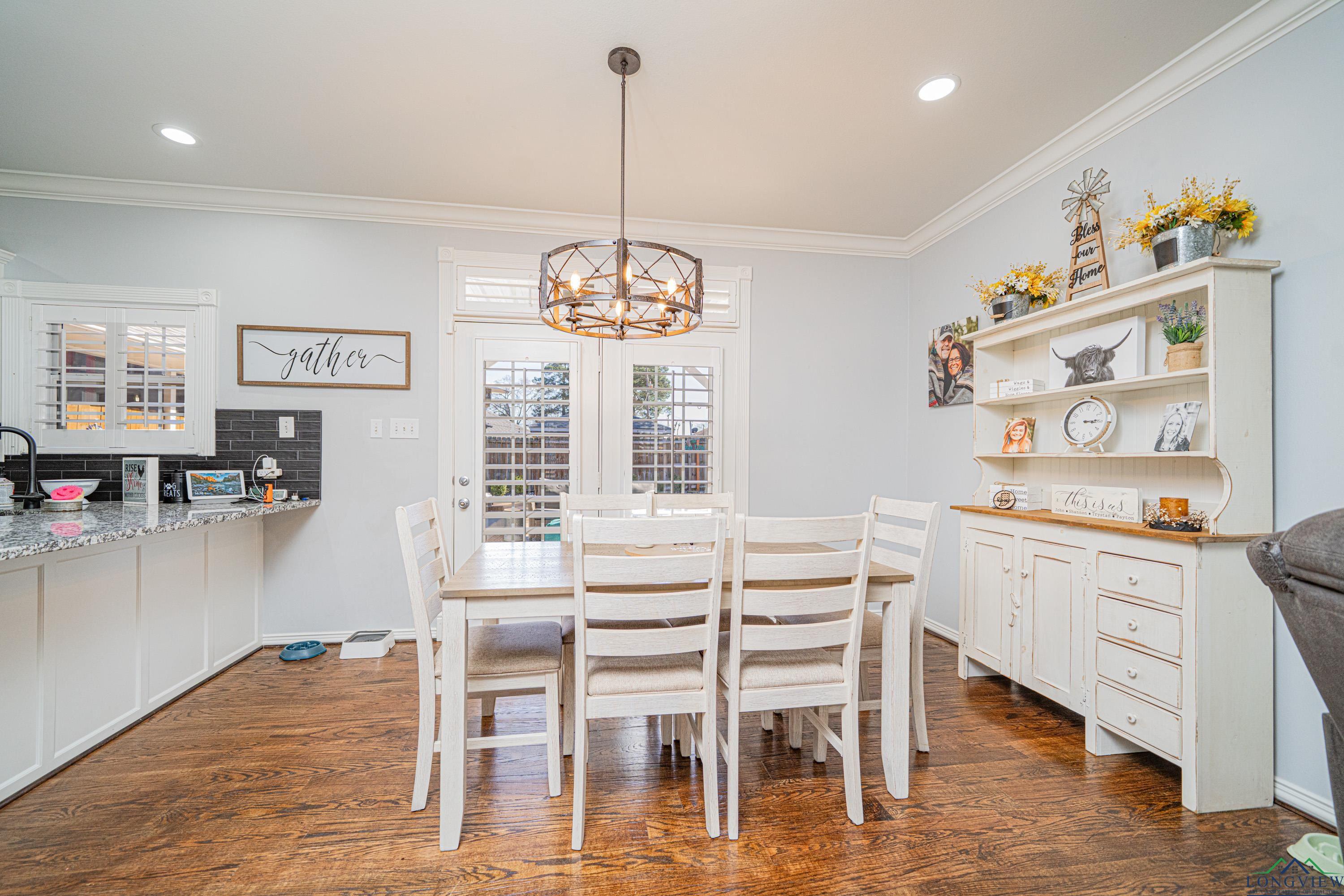 2106 E George Richey