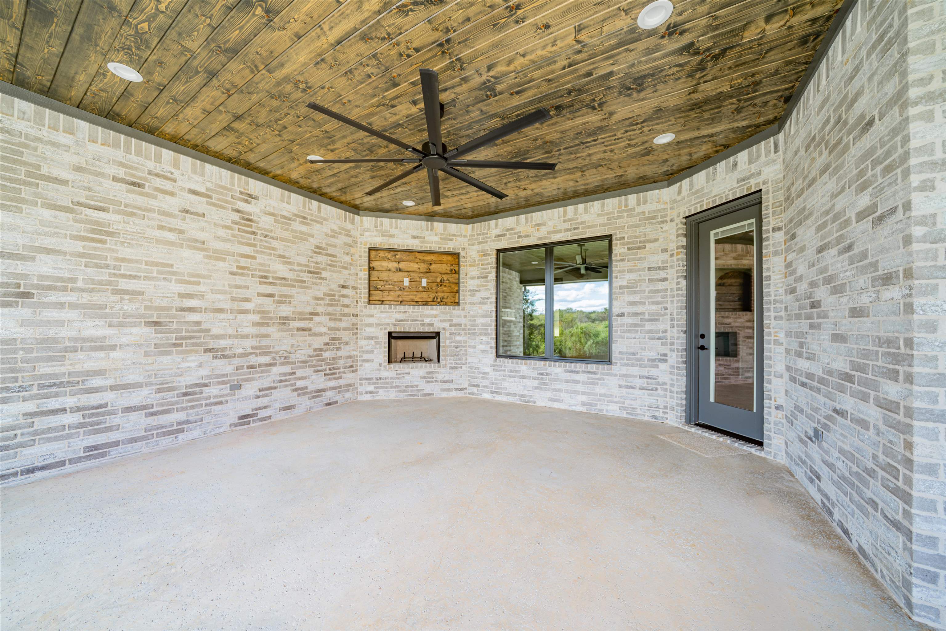 190 Thorn Briar Trail