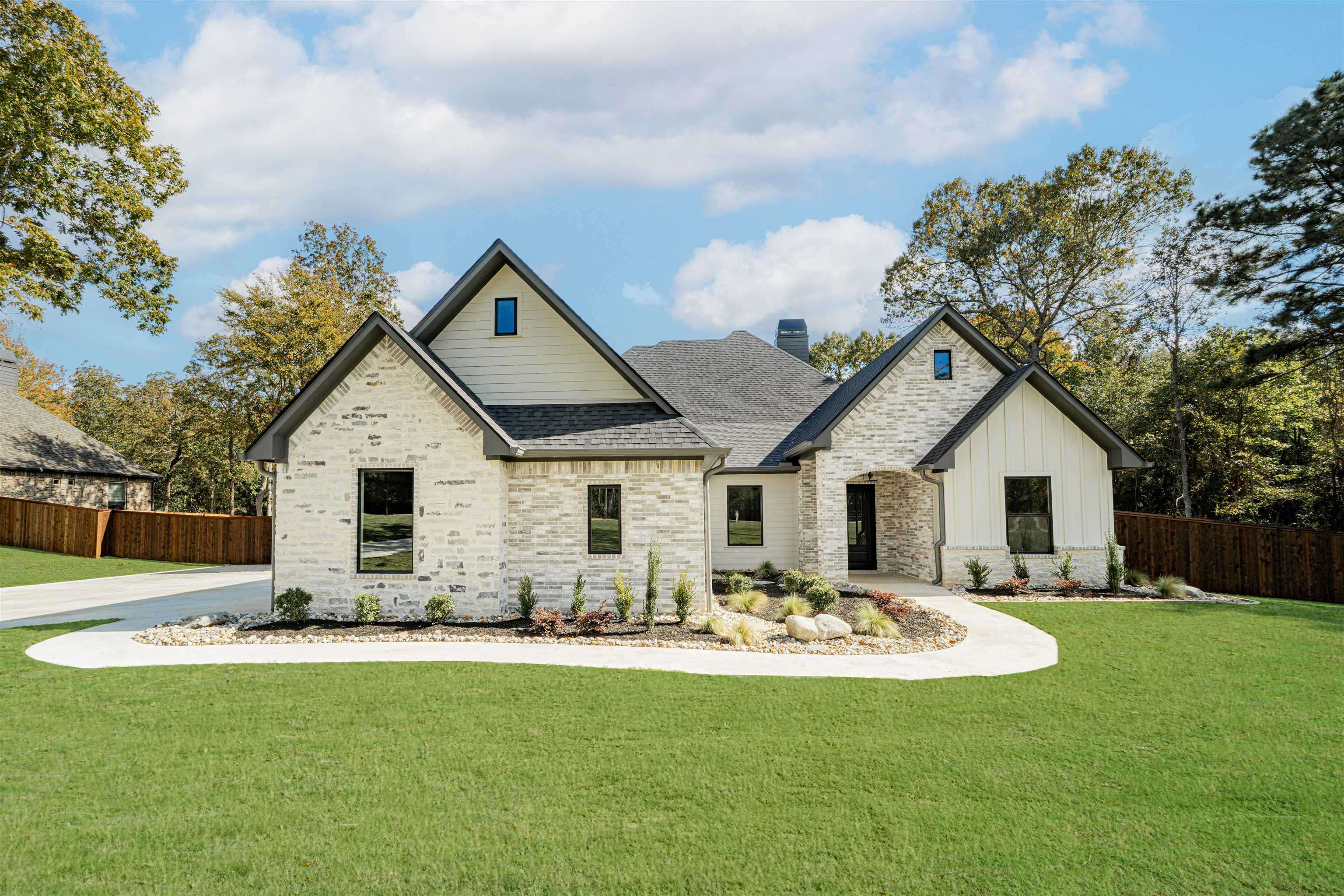 190 Thorn Briar Trail