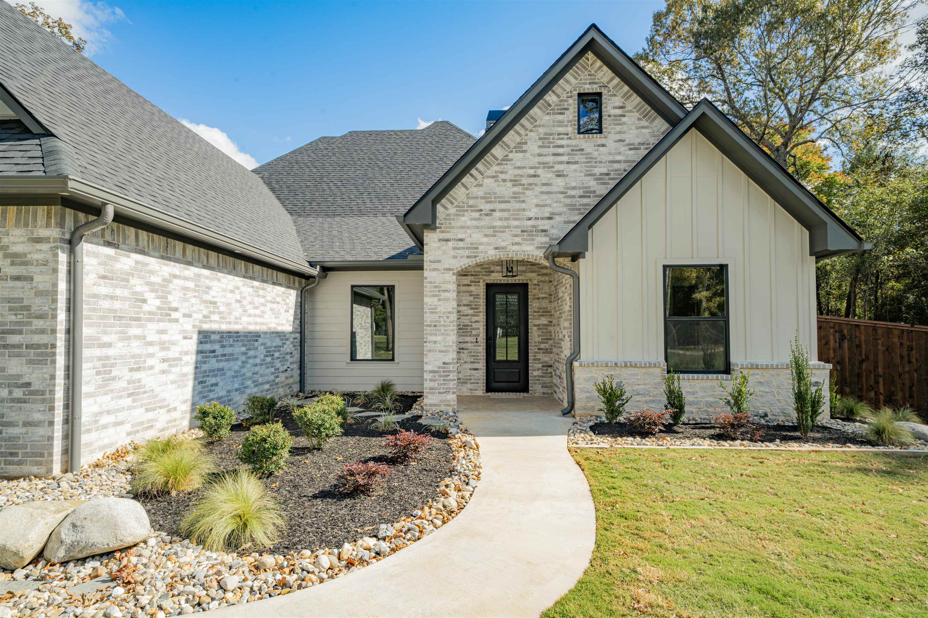 190 Thorn Briar Trail