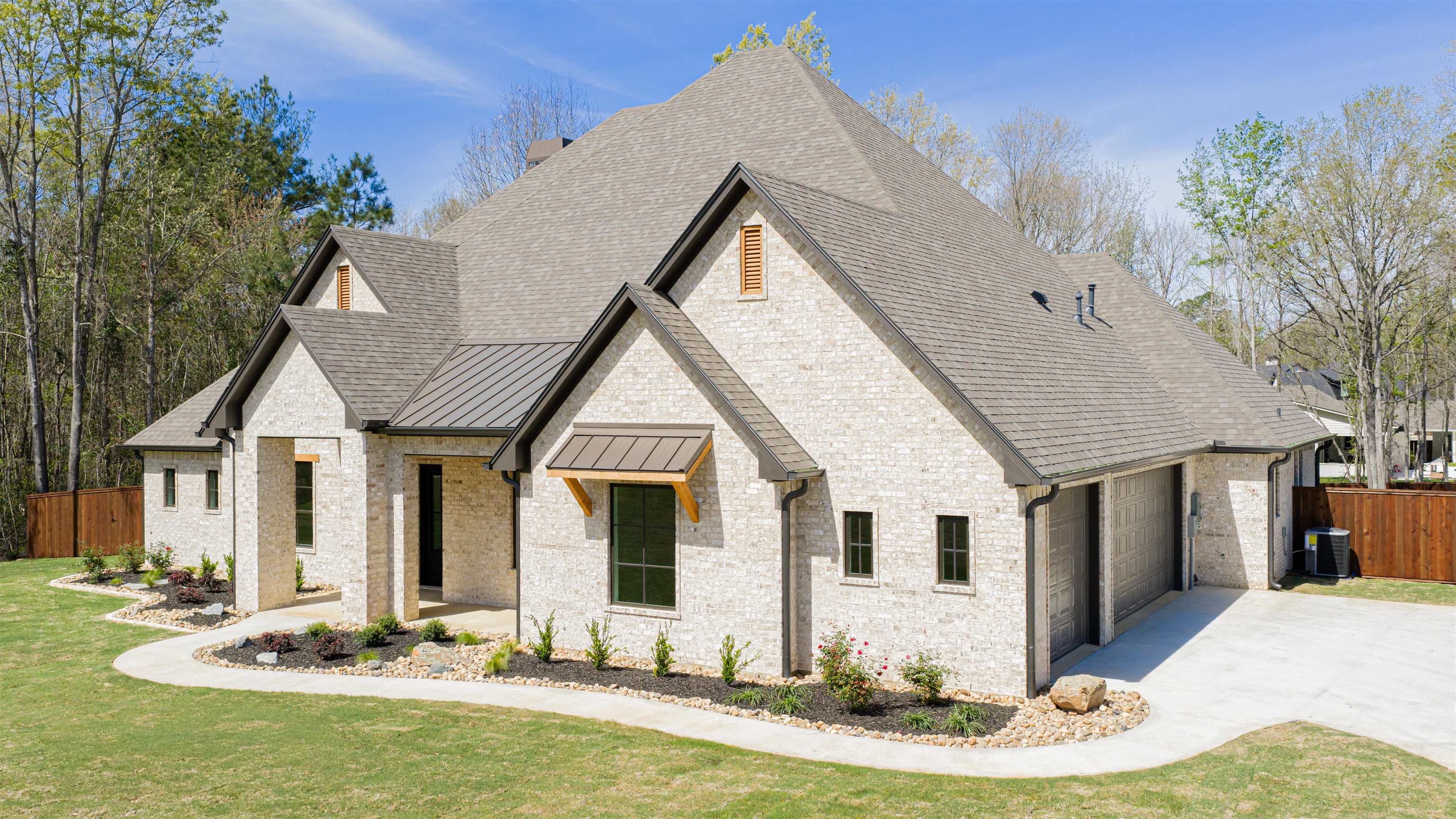 205 Thorn Briar Trail