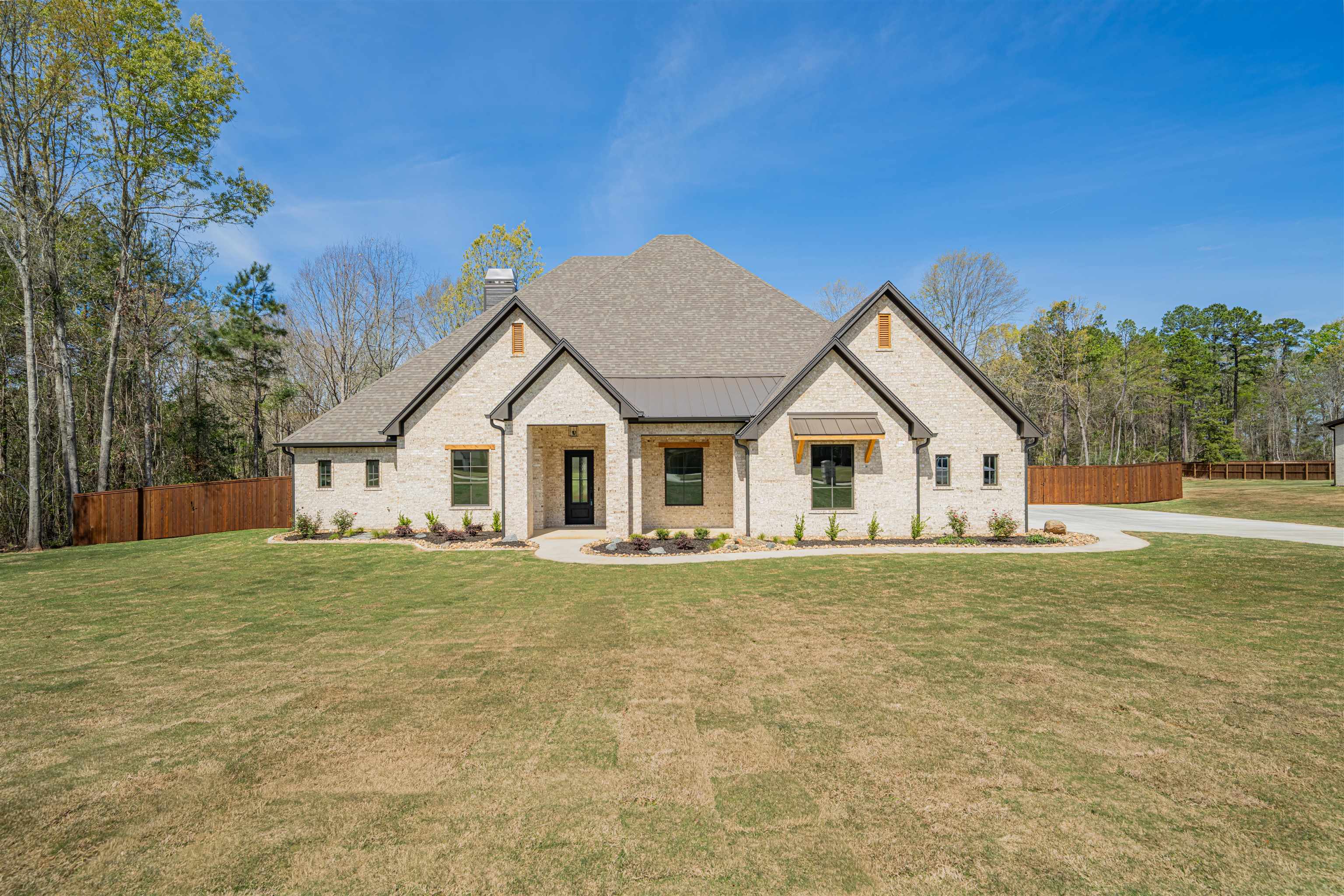 205 Thorn Briar Trail