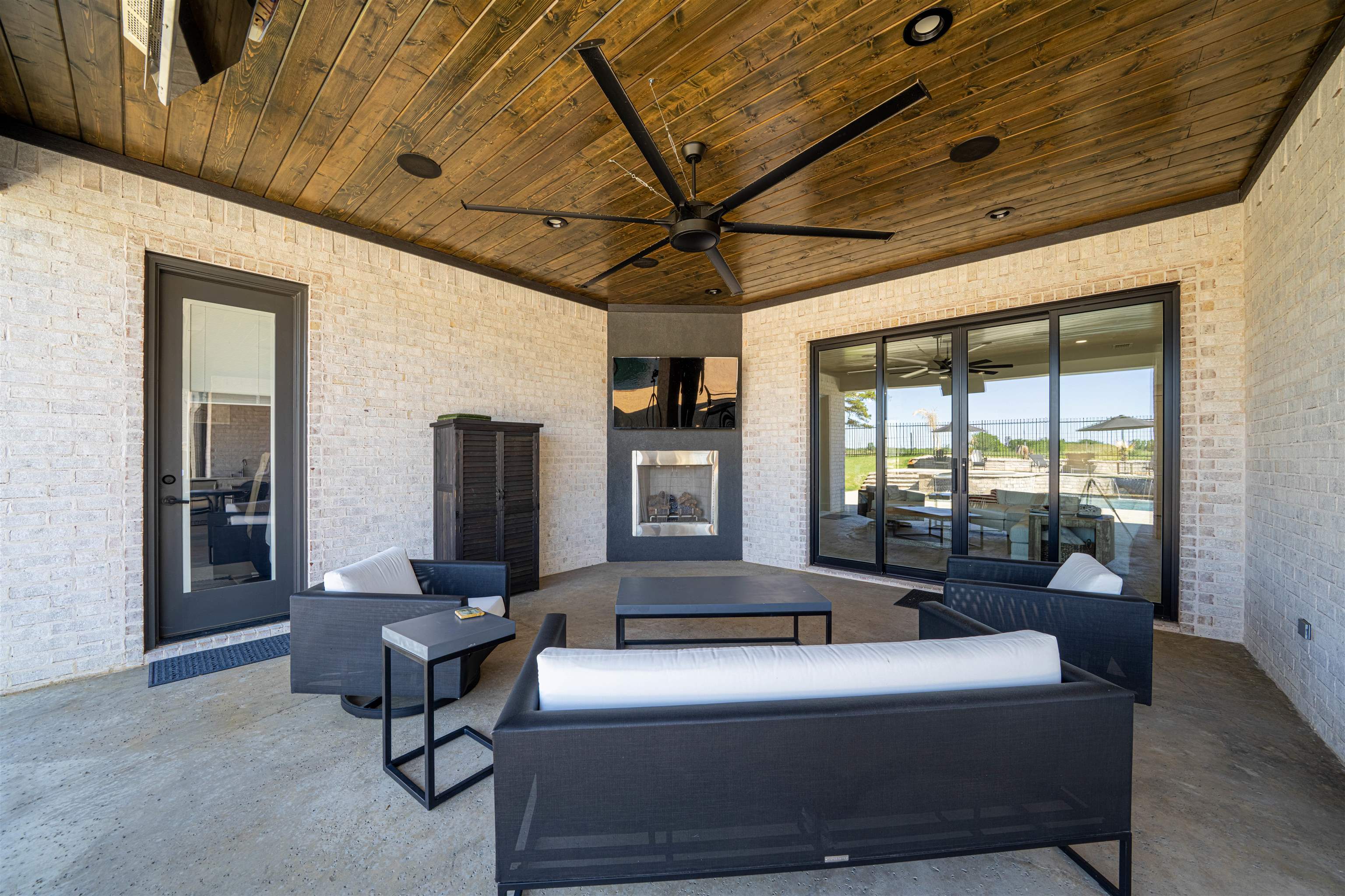 3918 HIDDEN HILLS