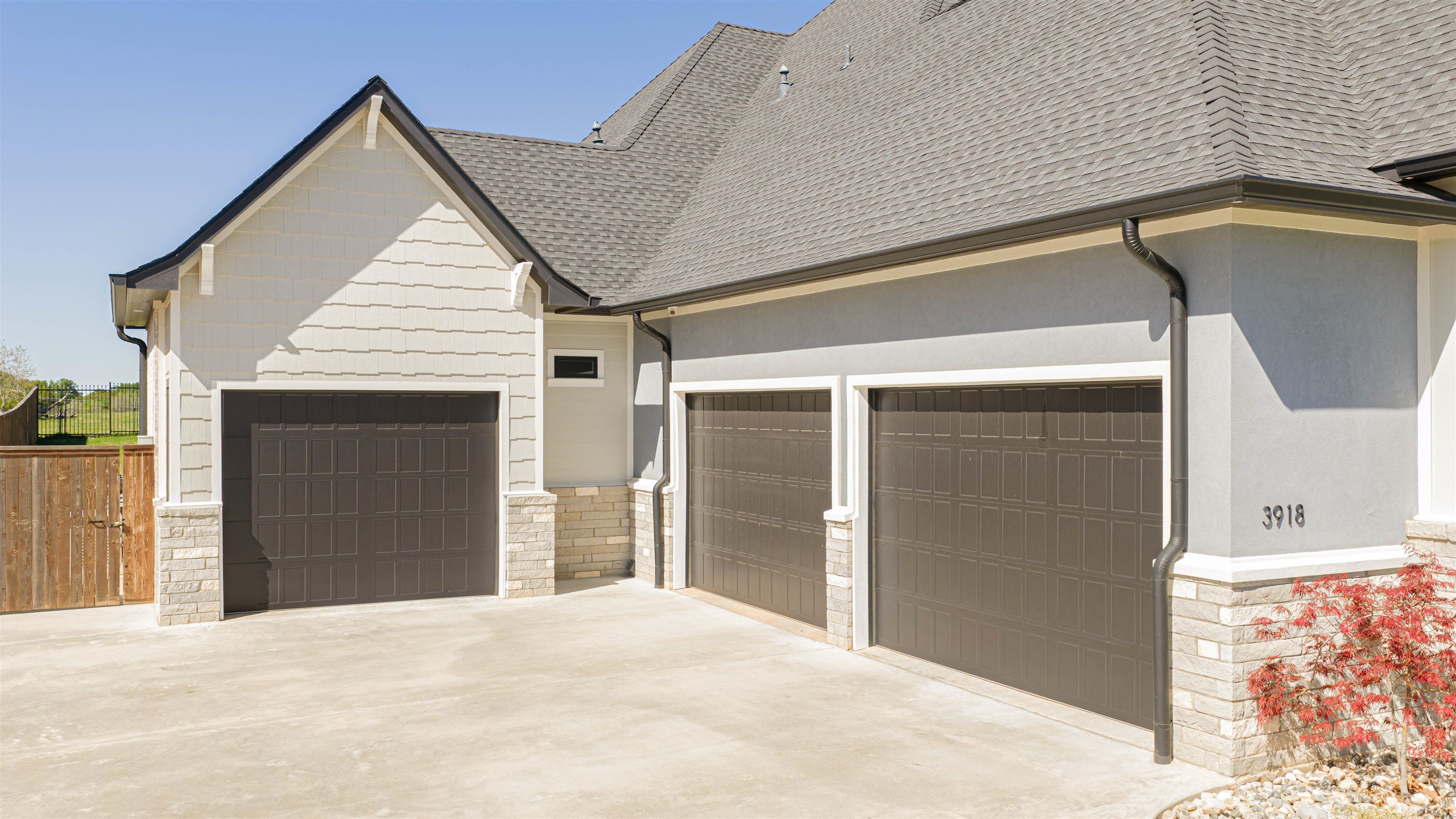 3918 HIDDEN HILLS
