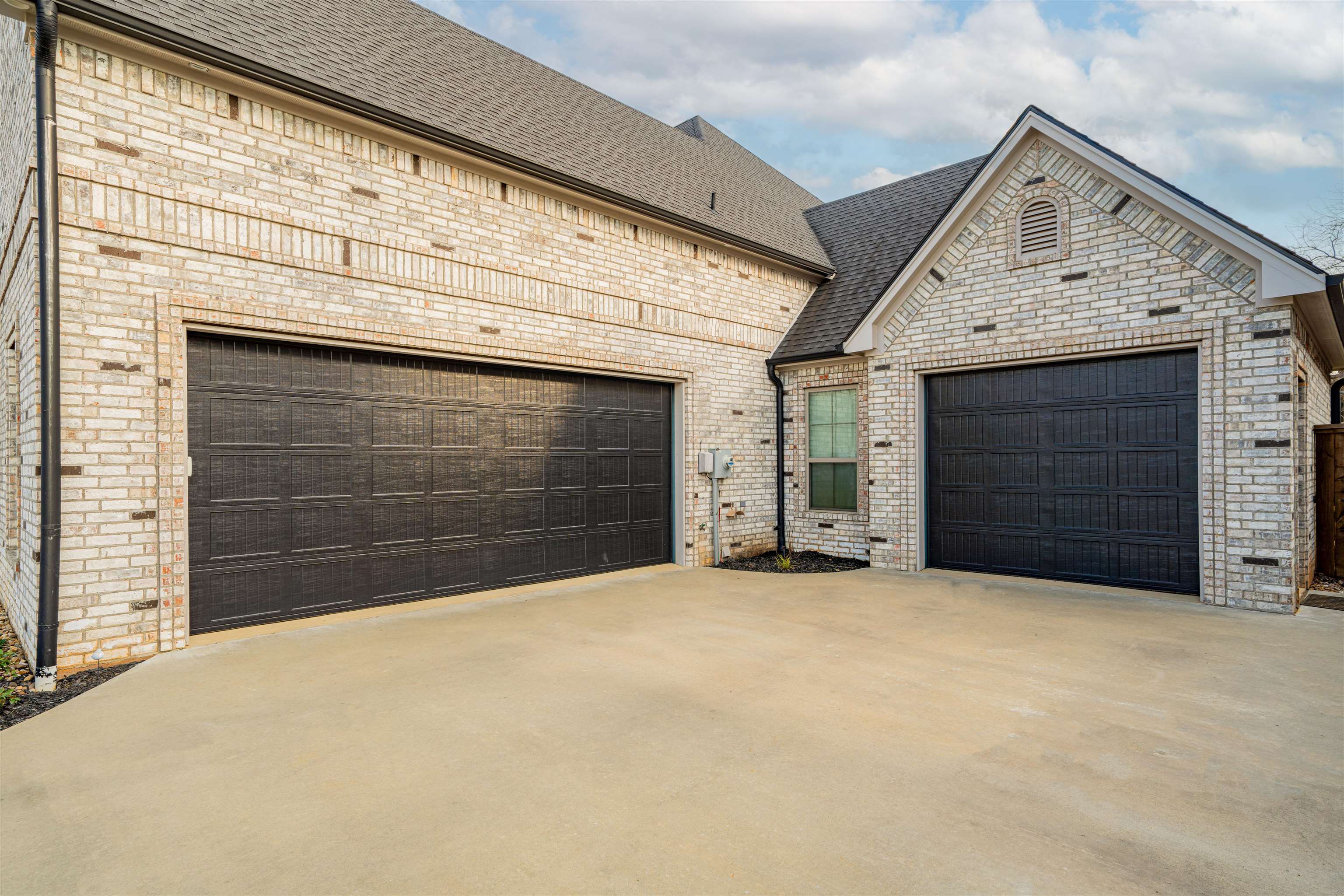 4028 Hidden Hills Cir