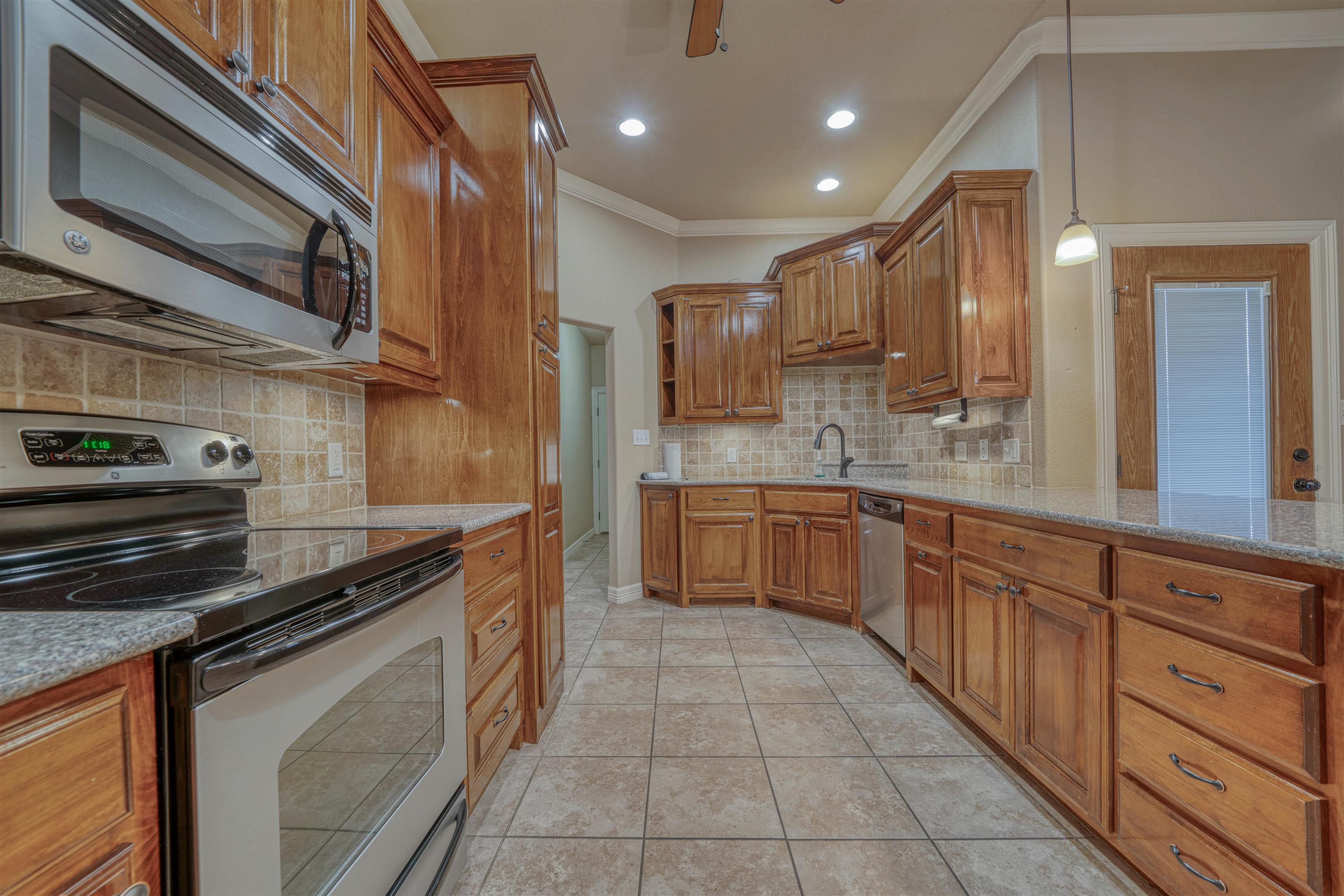503 Castlemaine Cir