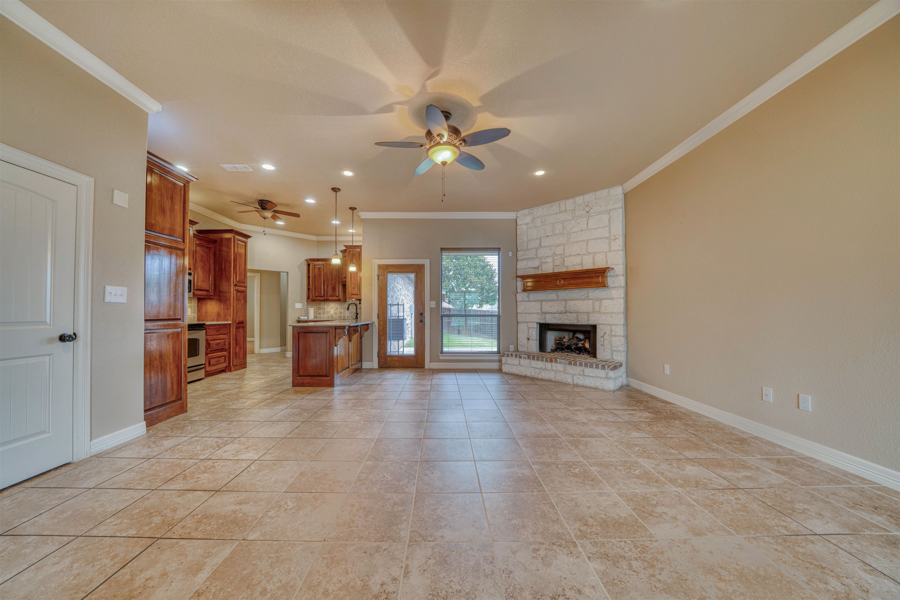 503 Castlemaine Cir
