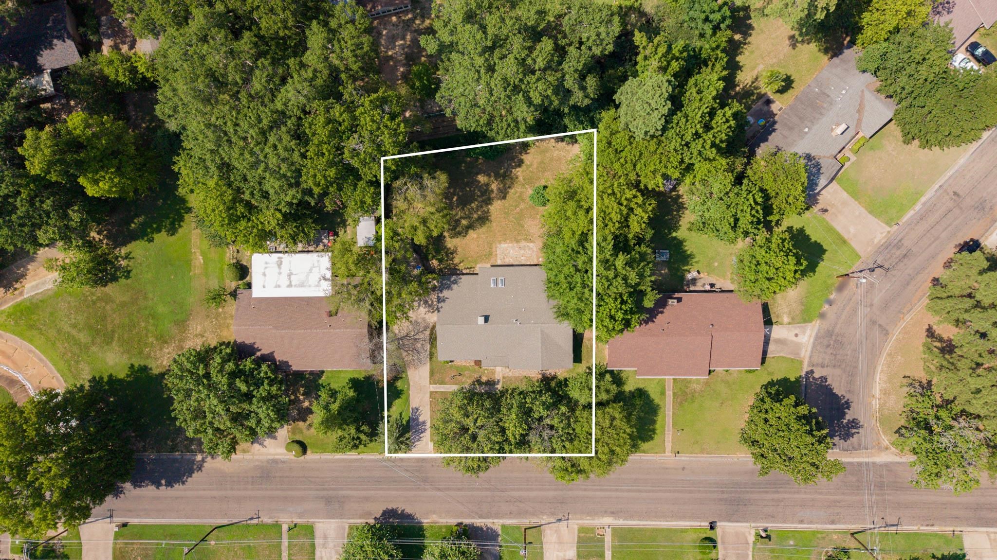 907 Sequoyah Lane