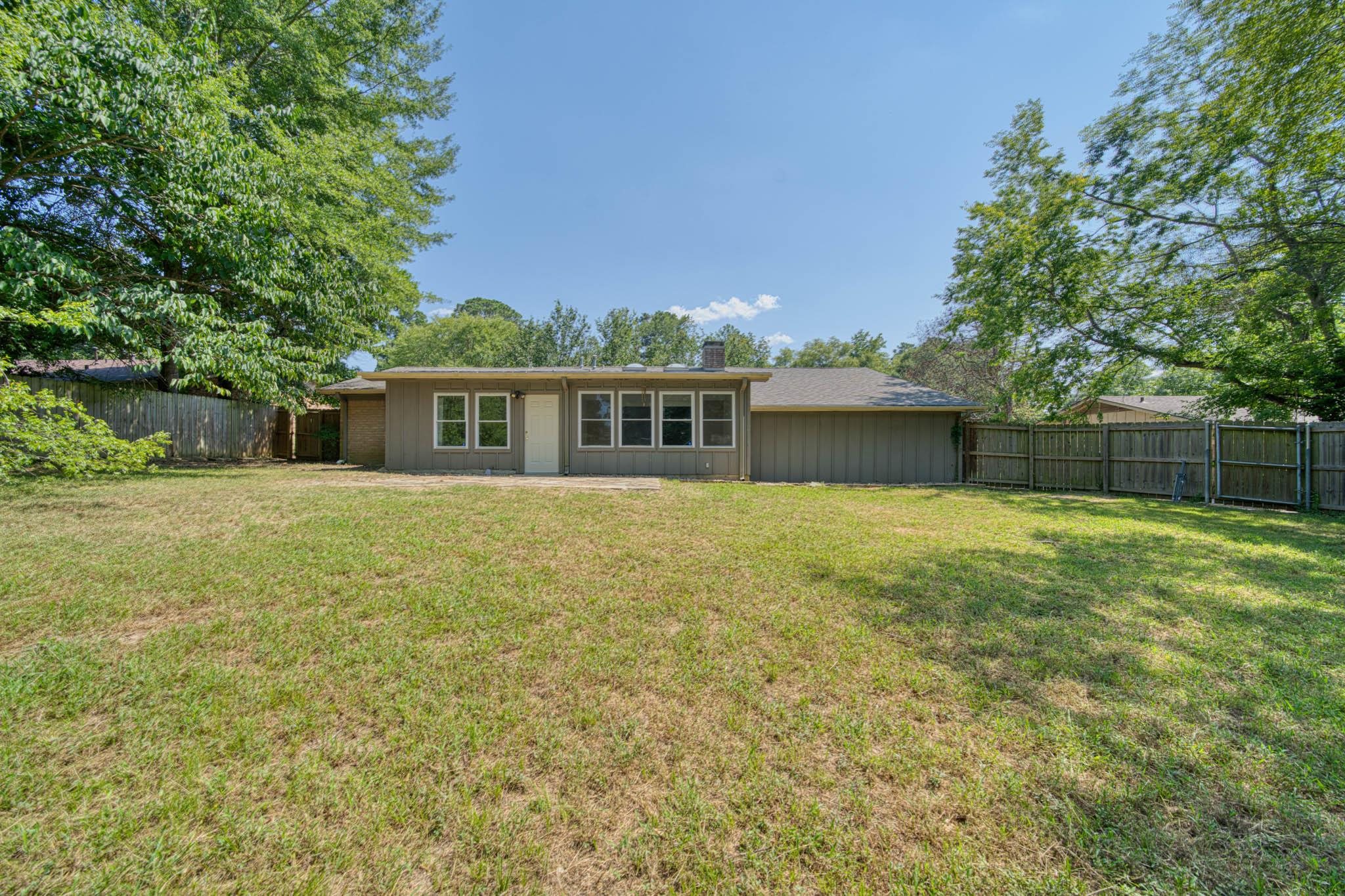 907 Sequoyah Lane