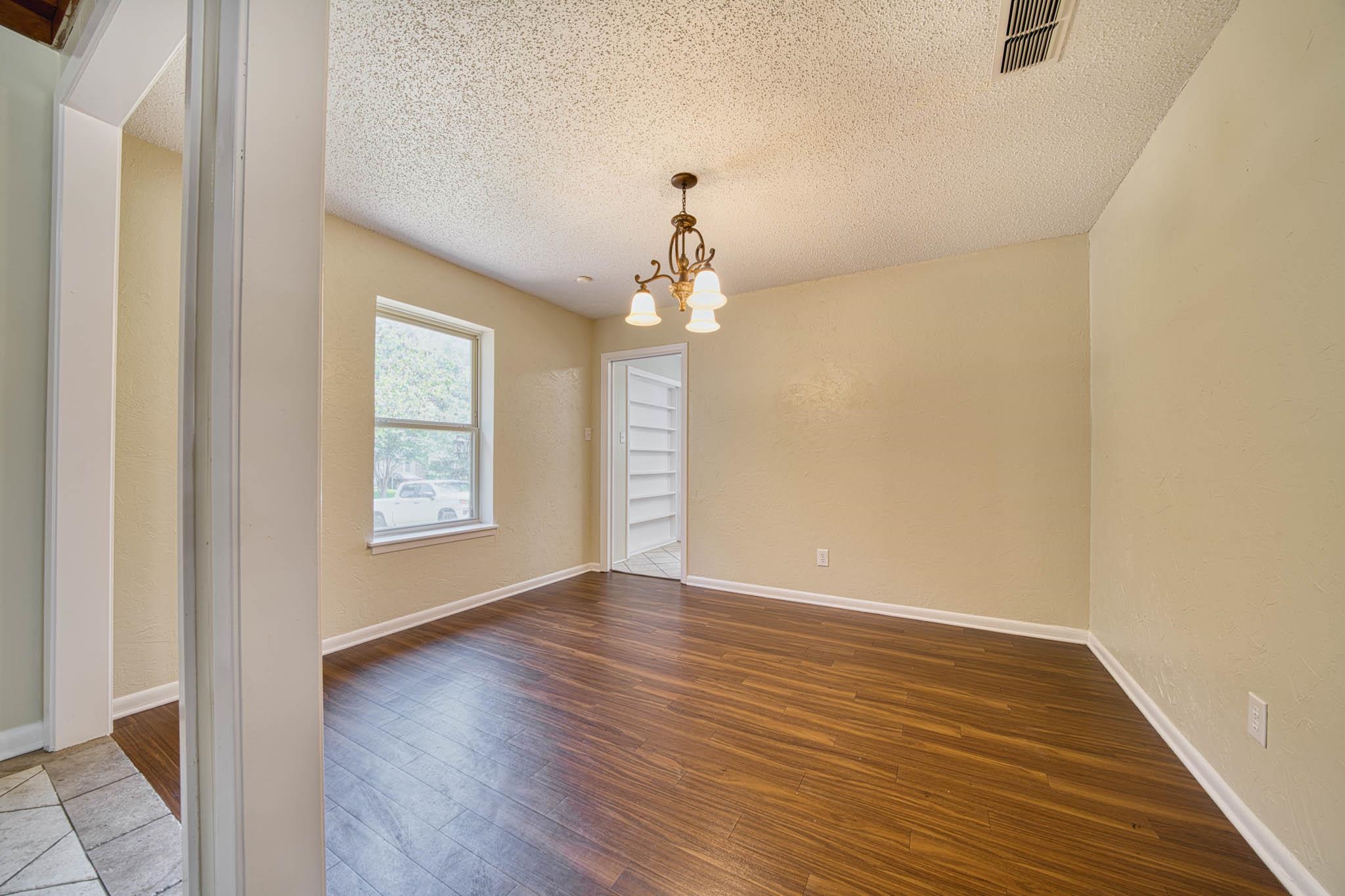 907 Sequoyah Lane