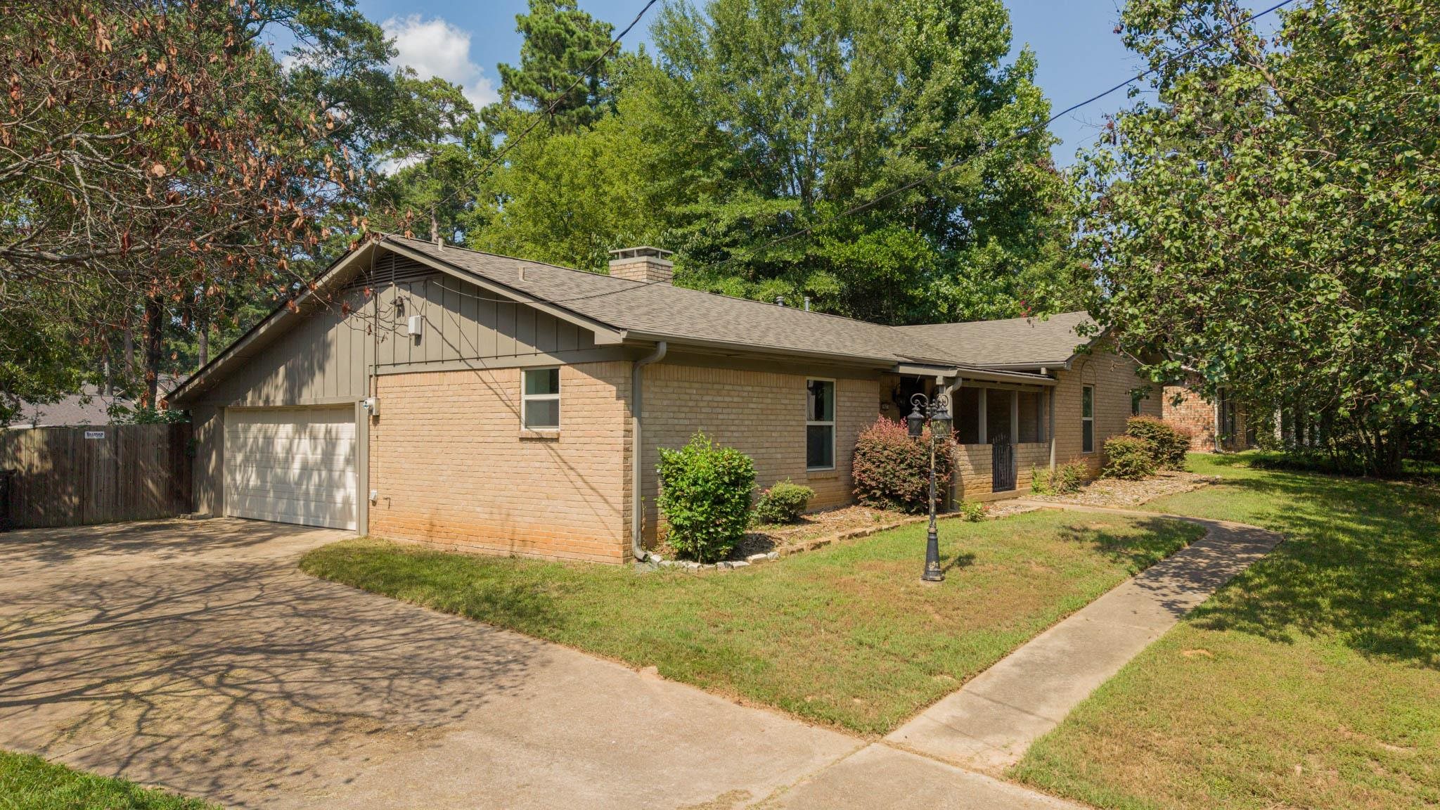 907 Sequoyah Lane