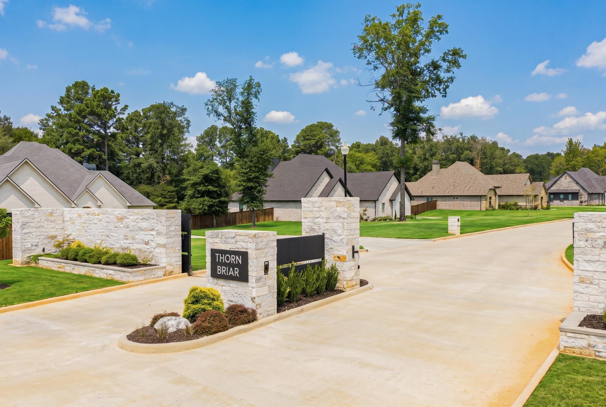105 Thorn Briar Trail