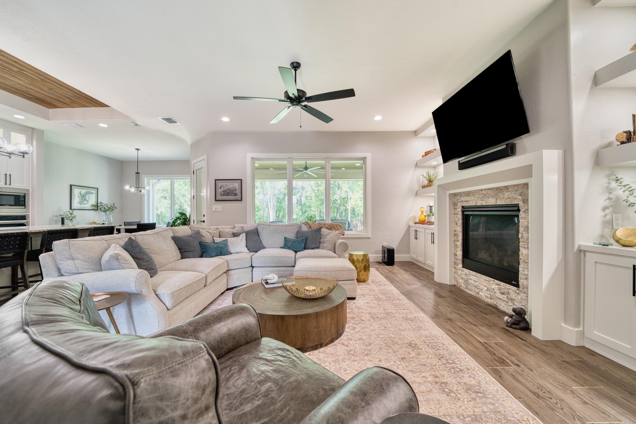 105 Thorn Briar Trail