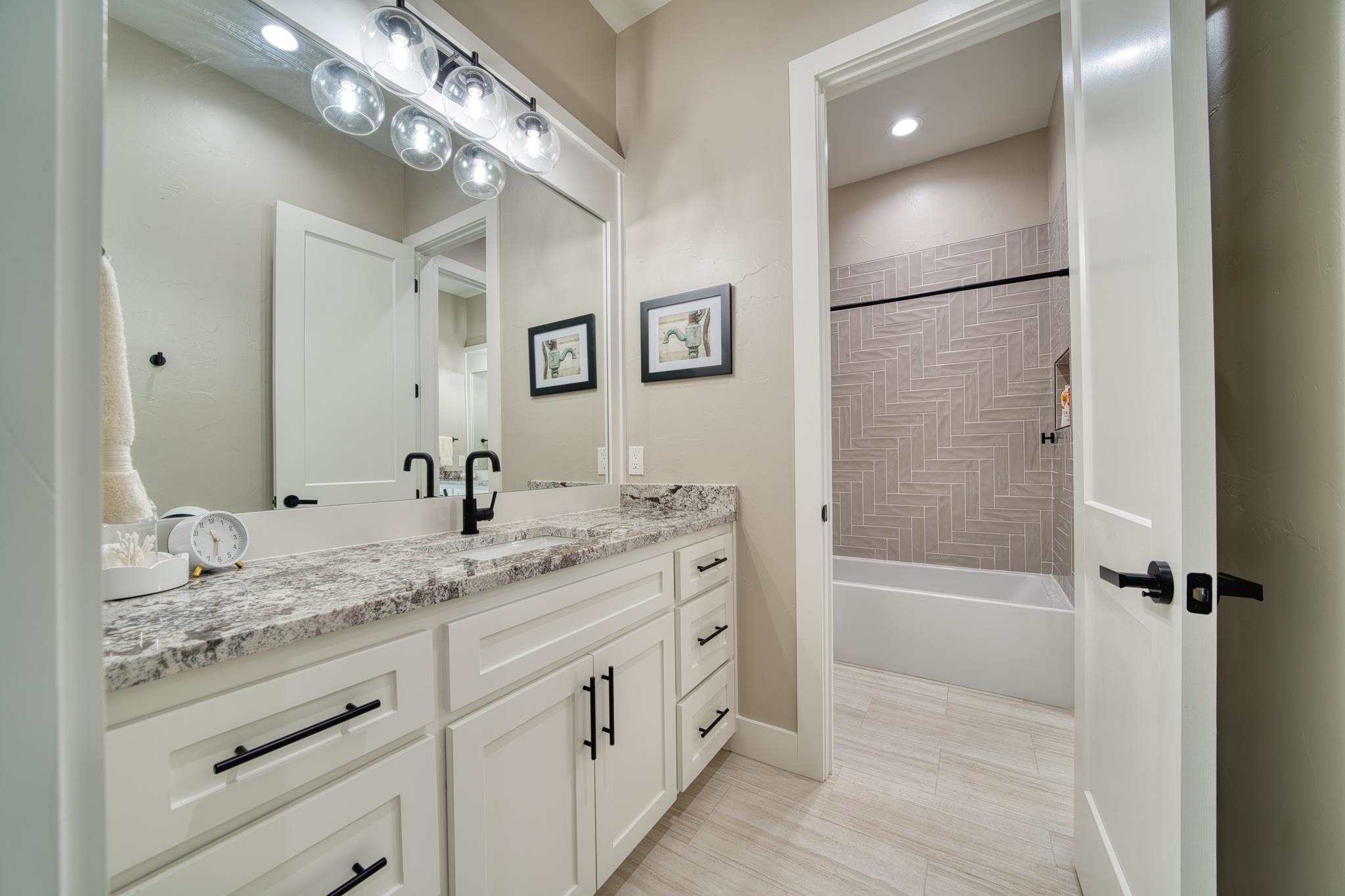 105 Thorn Briar Trail