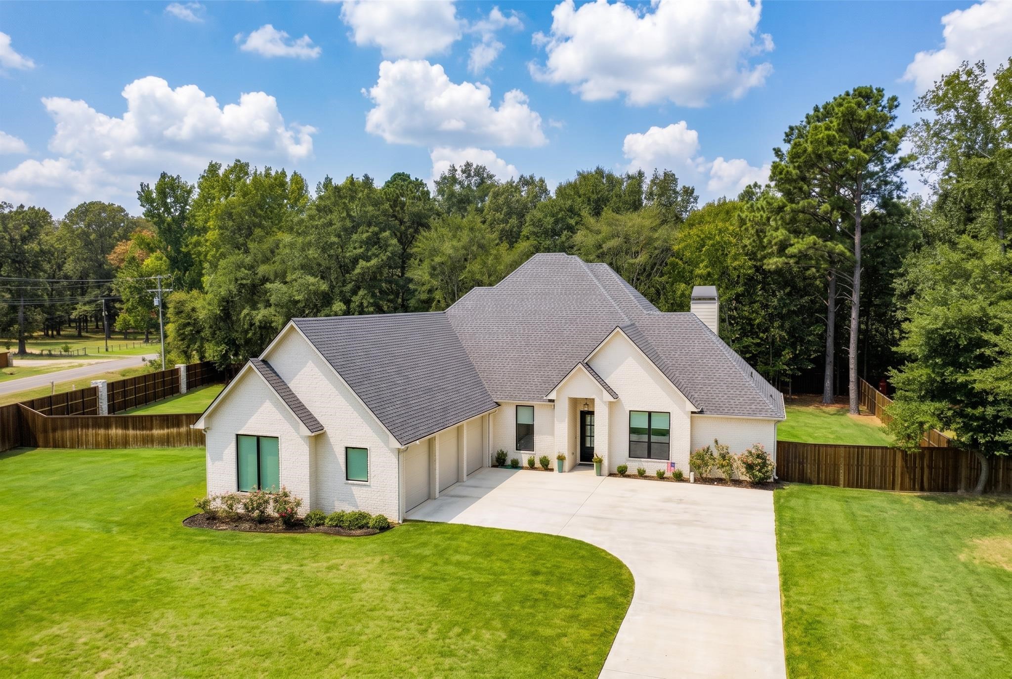 105 Thorn Briar Trail