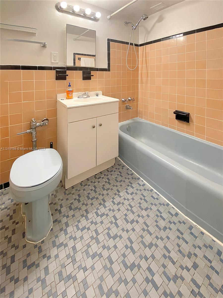 6484 Indian Creek Dr Unit: 229