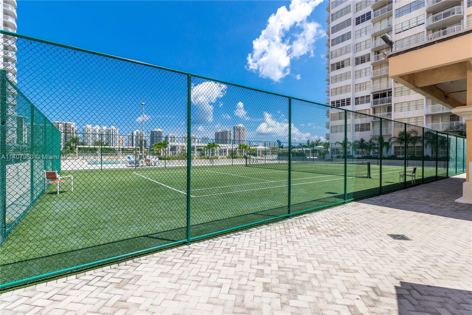 18061 Biscayne Blvd Unit: 702