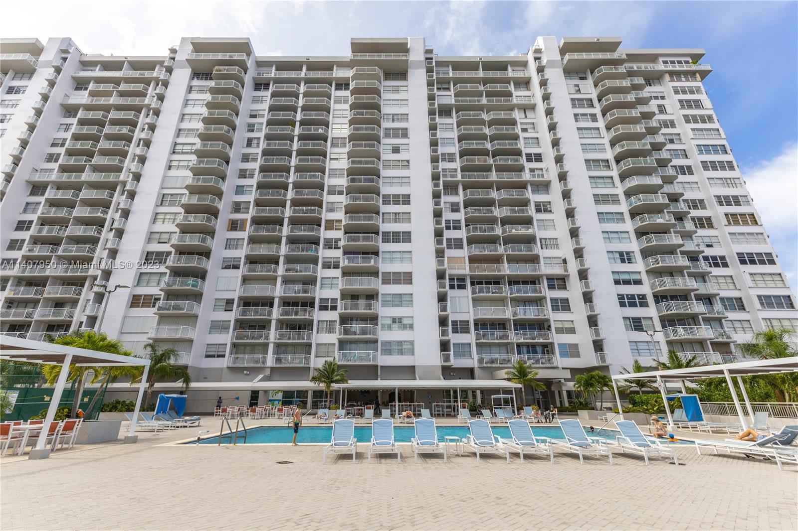 18061 Biscayne Blvd Unit: 702