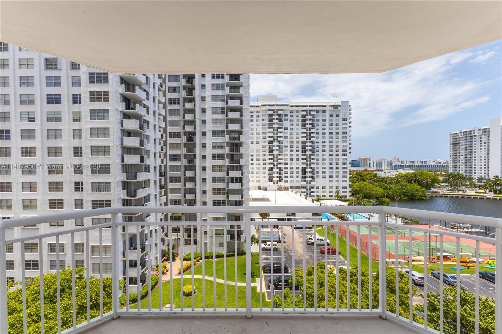 18061 Biscayne Blvd Unit: 702